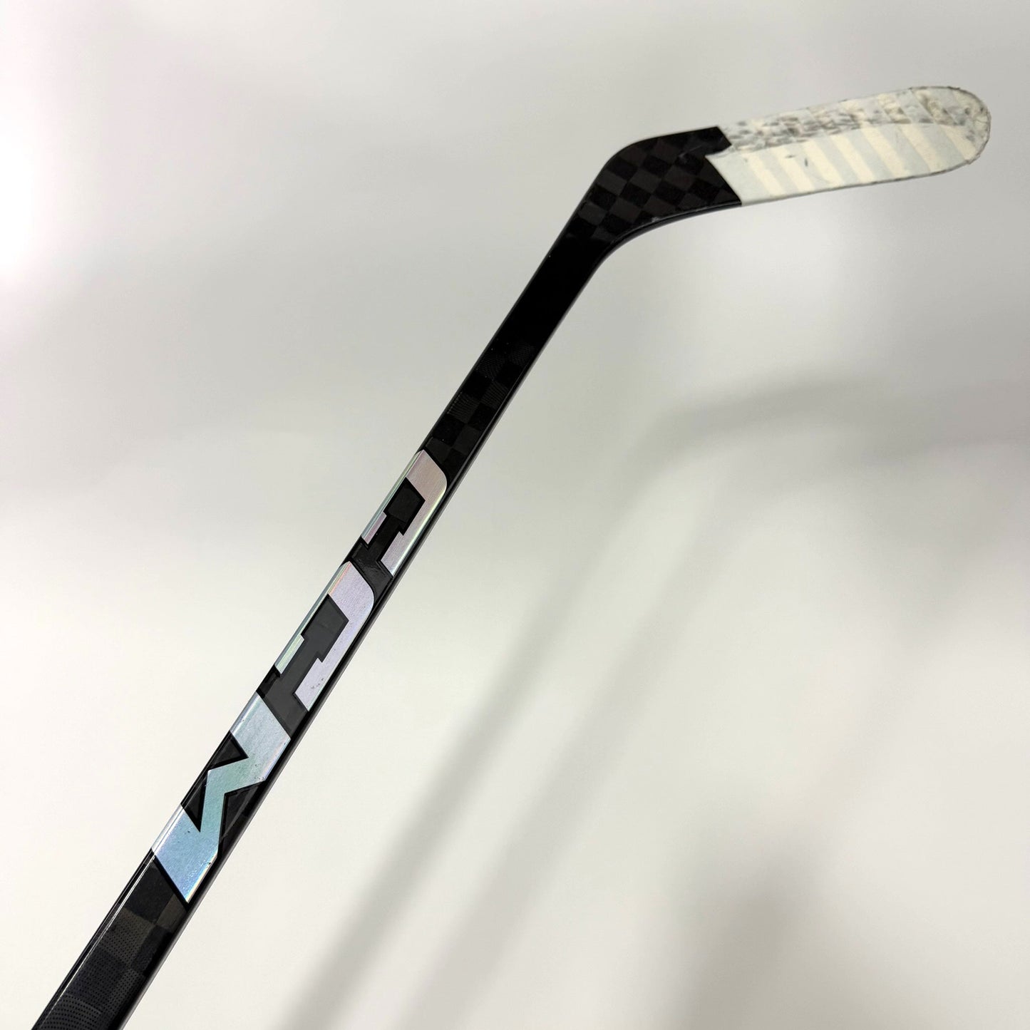 Used Right CCM Jetspeed FT8 Pro | 95 Flex P28M Curve Grip | AB435