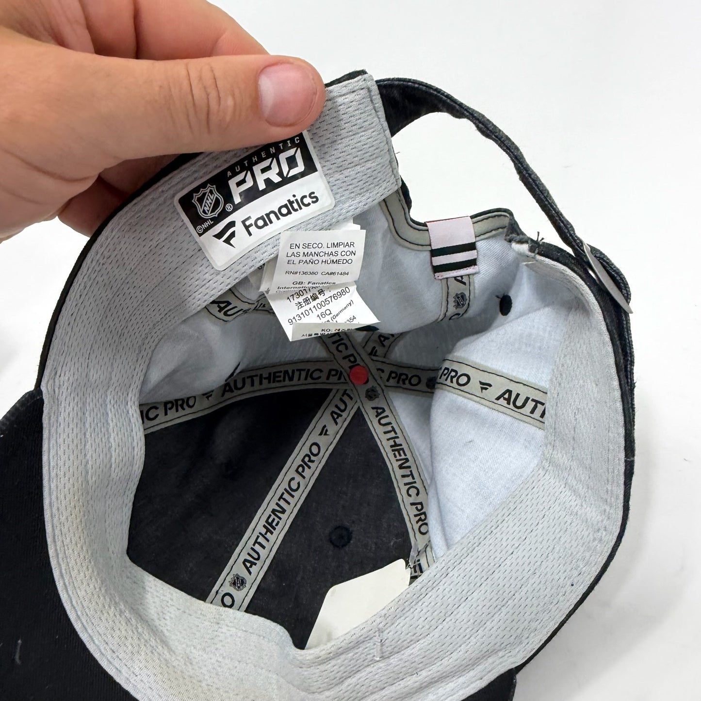 Used Grey Chicago Blackhawks Fanatics Hat | R107