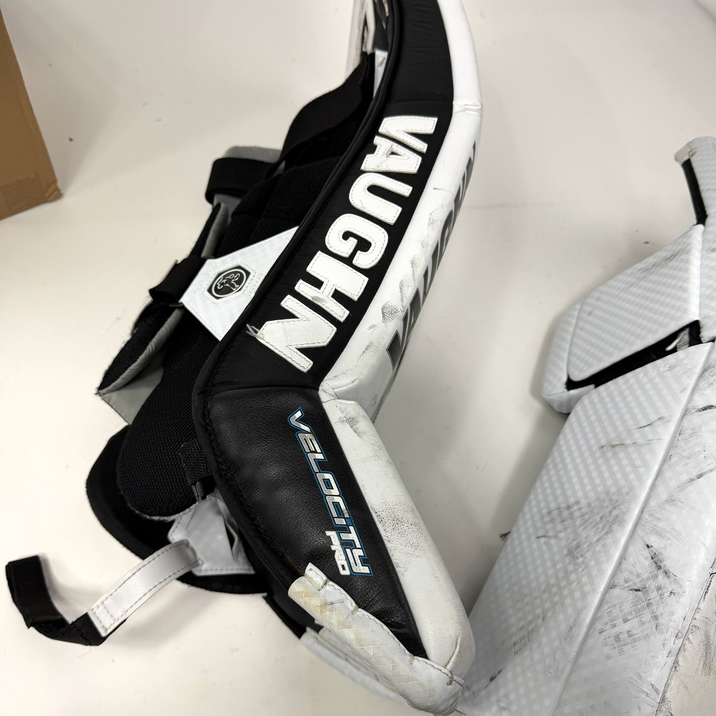 Used White and Black Vaughn V9 Goalie Leg Pads | 33 +2" | AB529