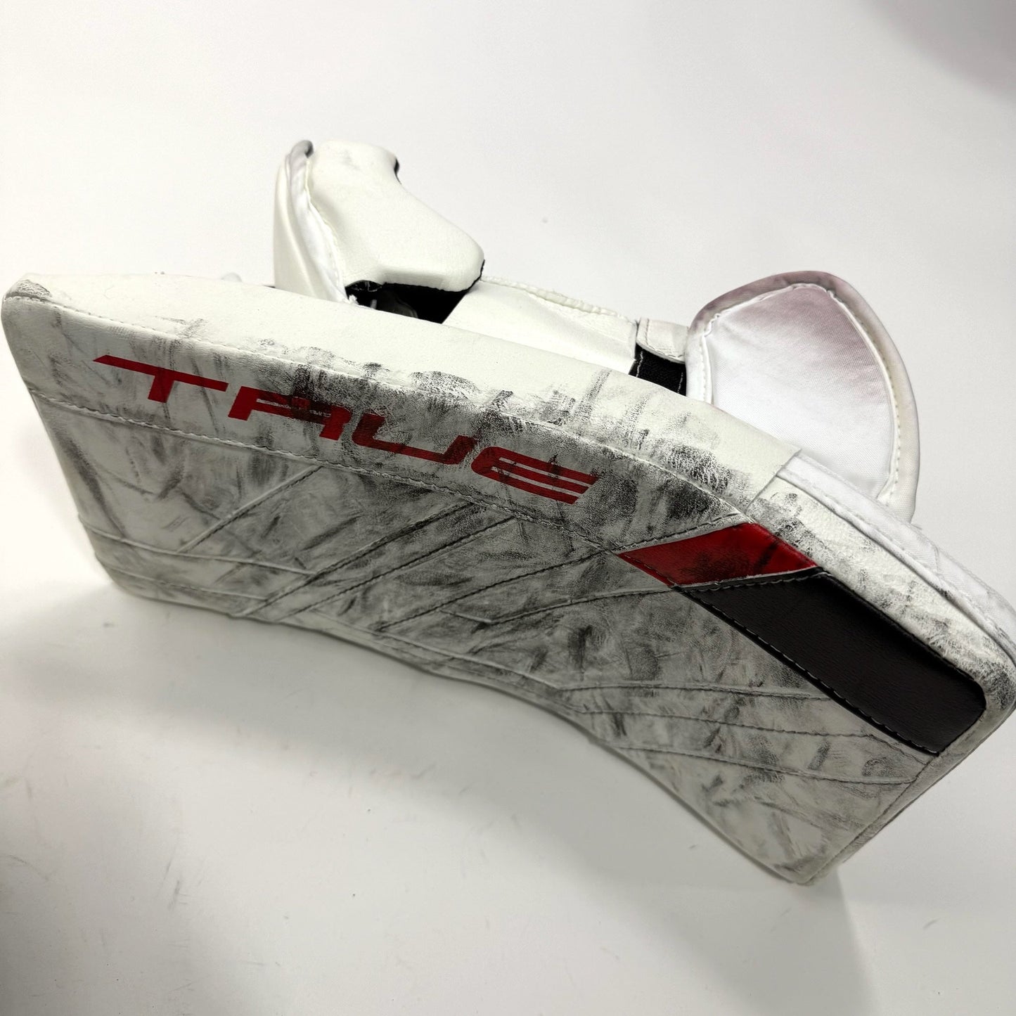 Used Chicago Blackhawks Vaughn and True Regular Glove and Blocker | Arvid Soderblom | BH389 - Top Flight Hockey