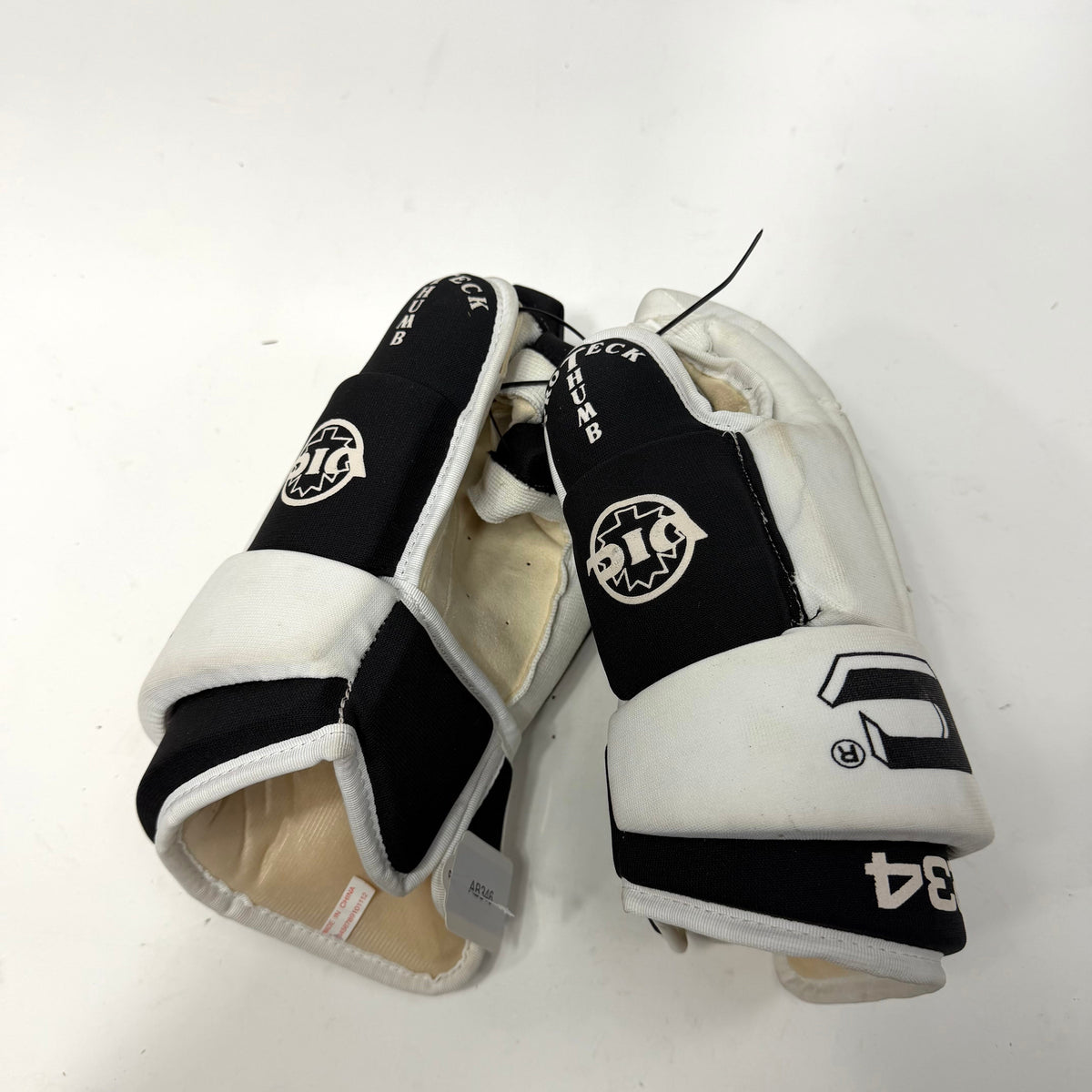 New Black and White Vic 234 Gloves | 14" | AB346