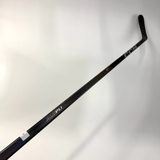 Used Left Black CCM Jetspeed FT8 Pro | 75 Flex P28M Curve Grip | AB982 - Top Flight Hockey