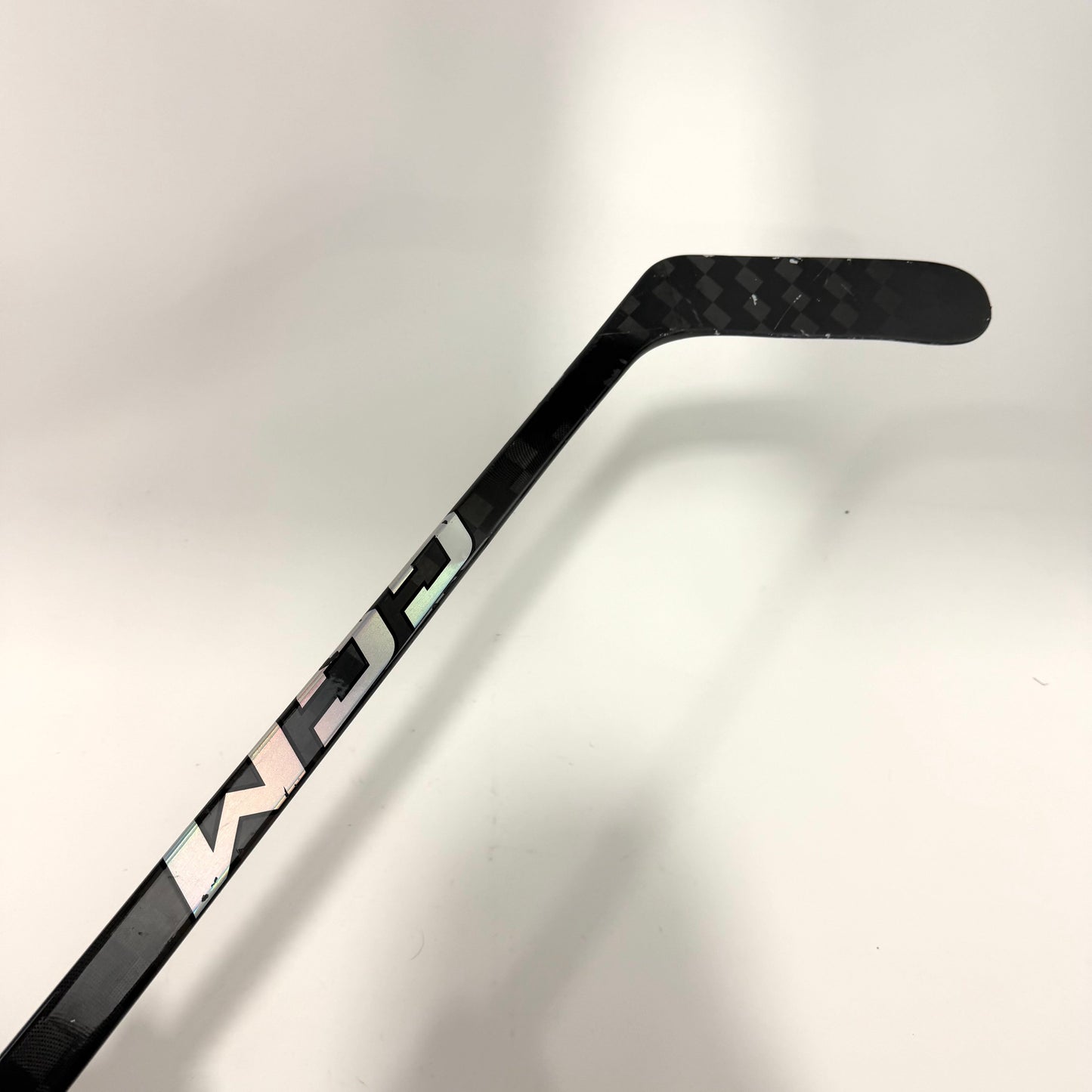 Used Right Blue CCM Jetspeed FT8 Pro | 75 Flex P92M Curve Grip | AB946