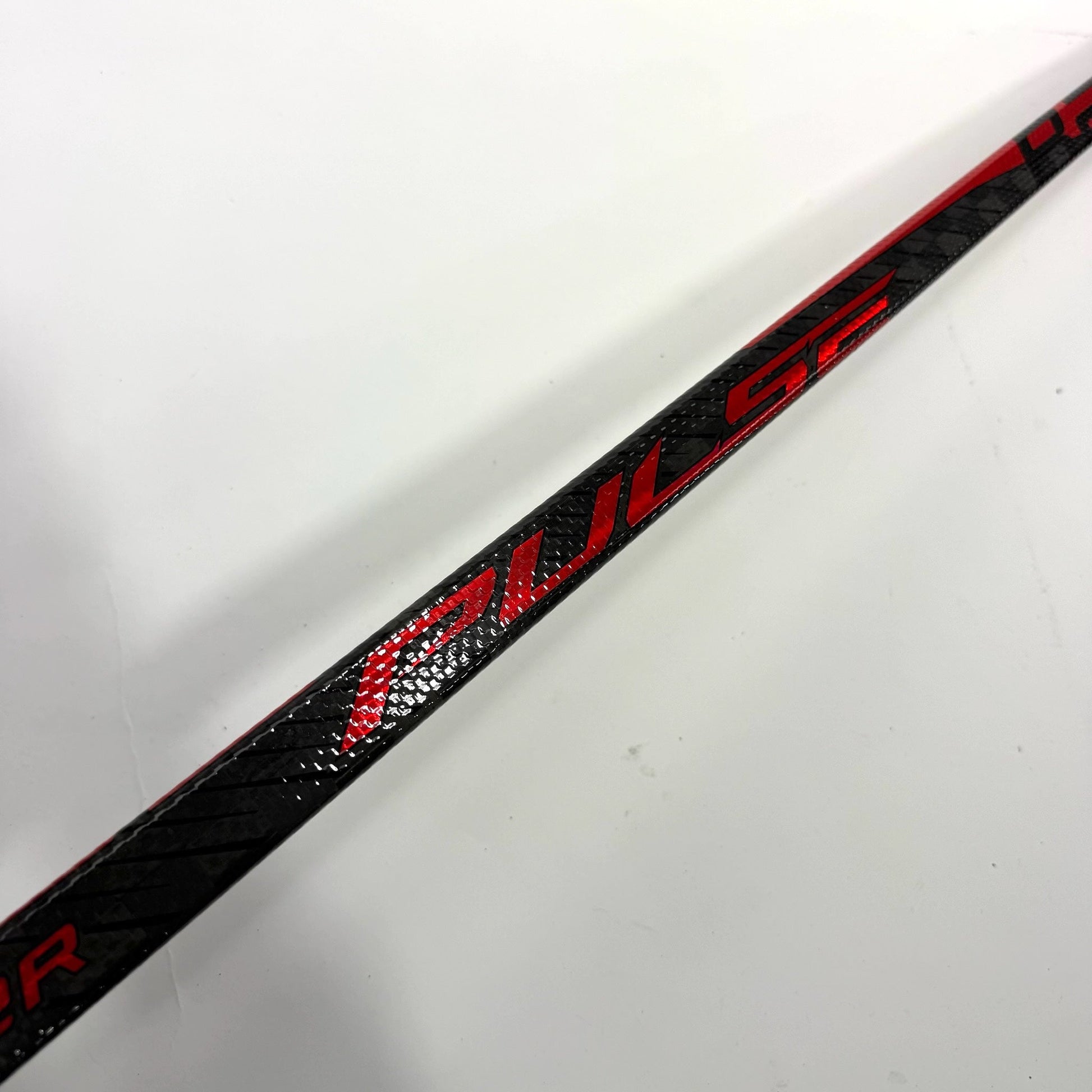 Used Left Red Bauer Pulse | 87 Flex P28 Curve Grip | Matt Gryzelcyk | BH142 - Top Flight Hockey