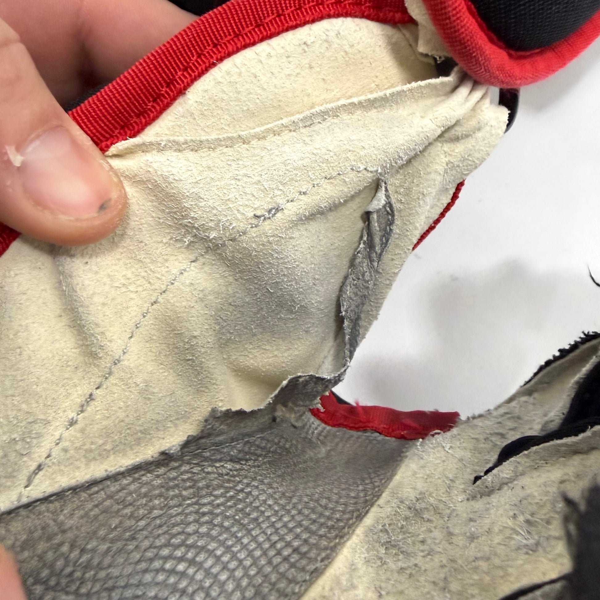 Used Black and Red Chicago Blackhawks True Catalyst 9X Gloves | 14" | Sanford | BH272 - Top Flight Hockey