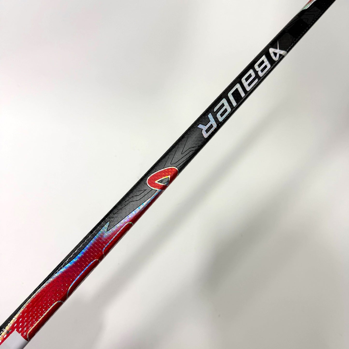 Used Left Red Bauer Flylite | 77 Flex P28M Curve Grip | AB979