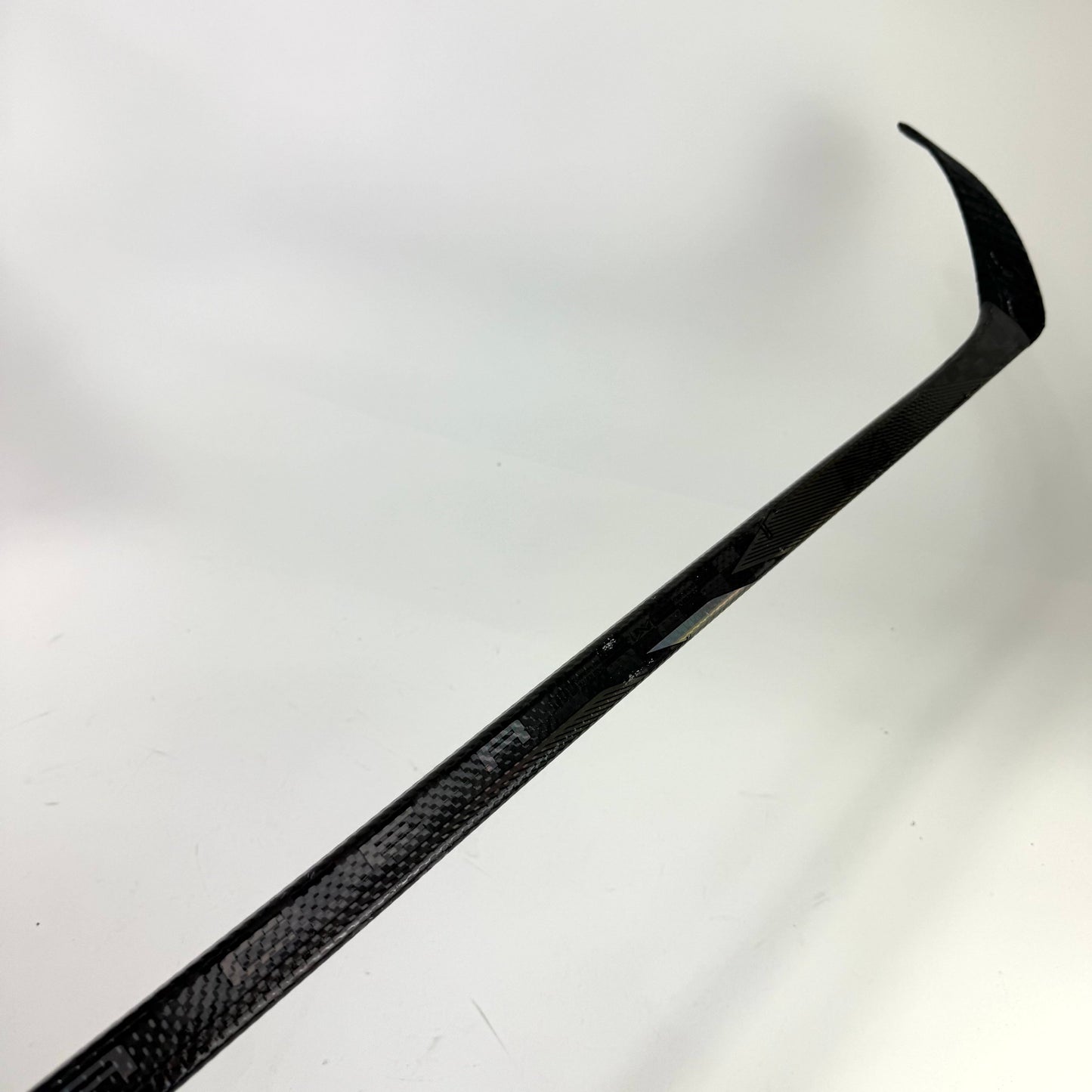 Repaired Right Blue Bauer Nexus Tracer | 95 Flex P28M Curve Grip | R25
