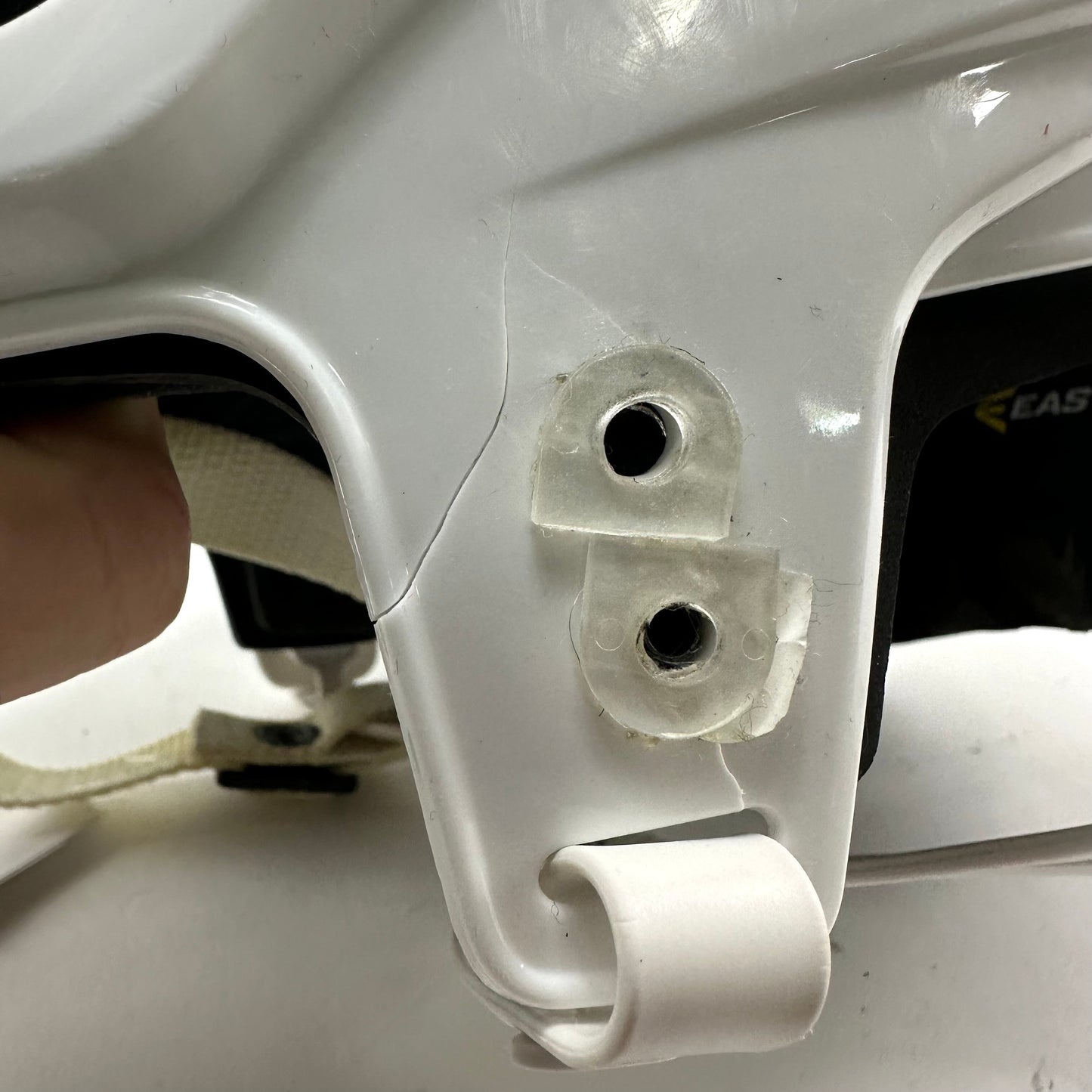 Used White Easton E400 Helmet | Medium | L324