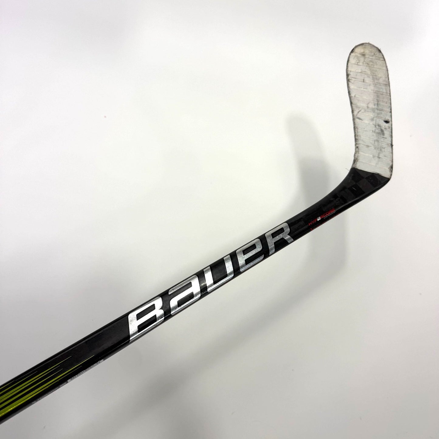 Used Left Bauer Vapor Hyperlite 2 | 65 Flex P28 Curve Grip | BH497 - Top Flight Hockey