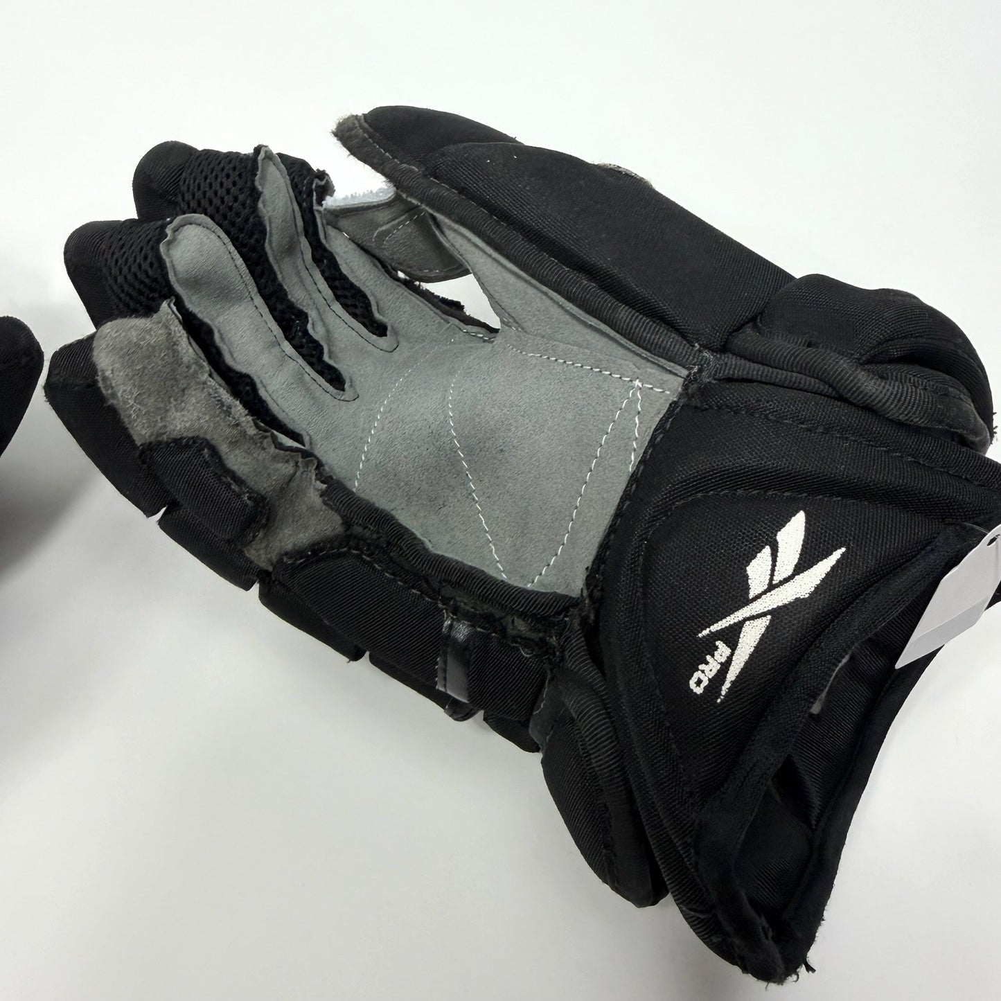 Used Black Reebok 11k Gloves | 15" | AB803