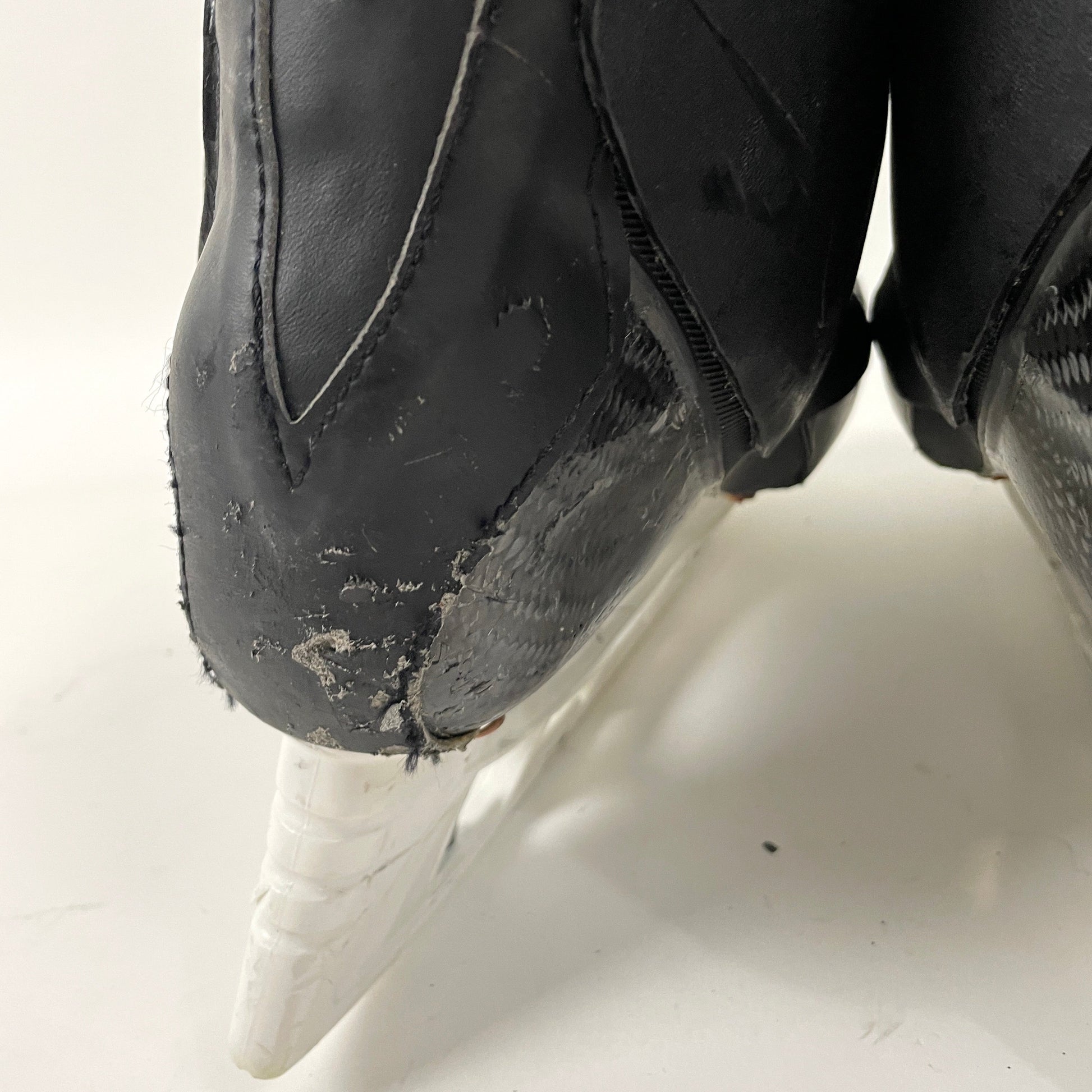 Used True Custom Skates | Size 9D  | Vegas Golden Knights | A1260 - Top Flight Hockey