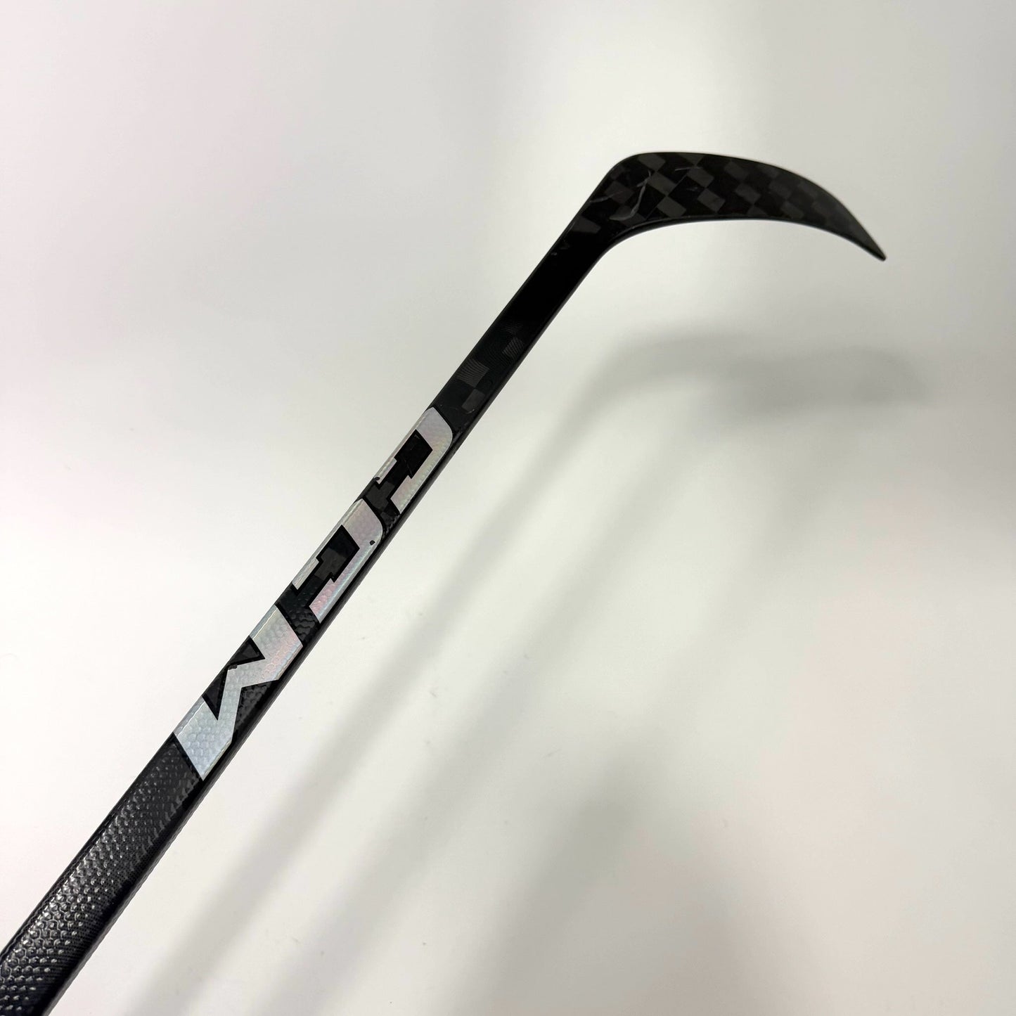 Used Left Black CCM Jetspeed FT8 Pro | 75 Flex P28M Curve Grip | AB993 - Top Flight Hockey
