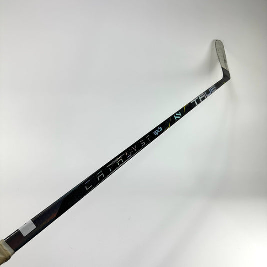 Used Left True Catalyst 9x3 | 95 Flex P19 Curve Grip | Carplad | K173 - Top Flight Hockey