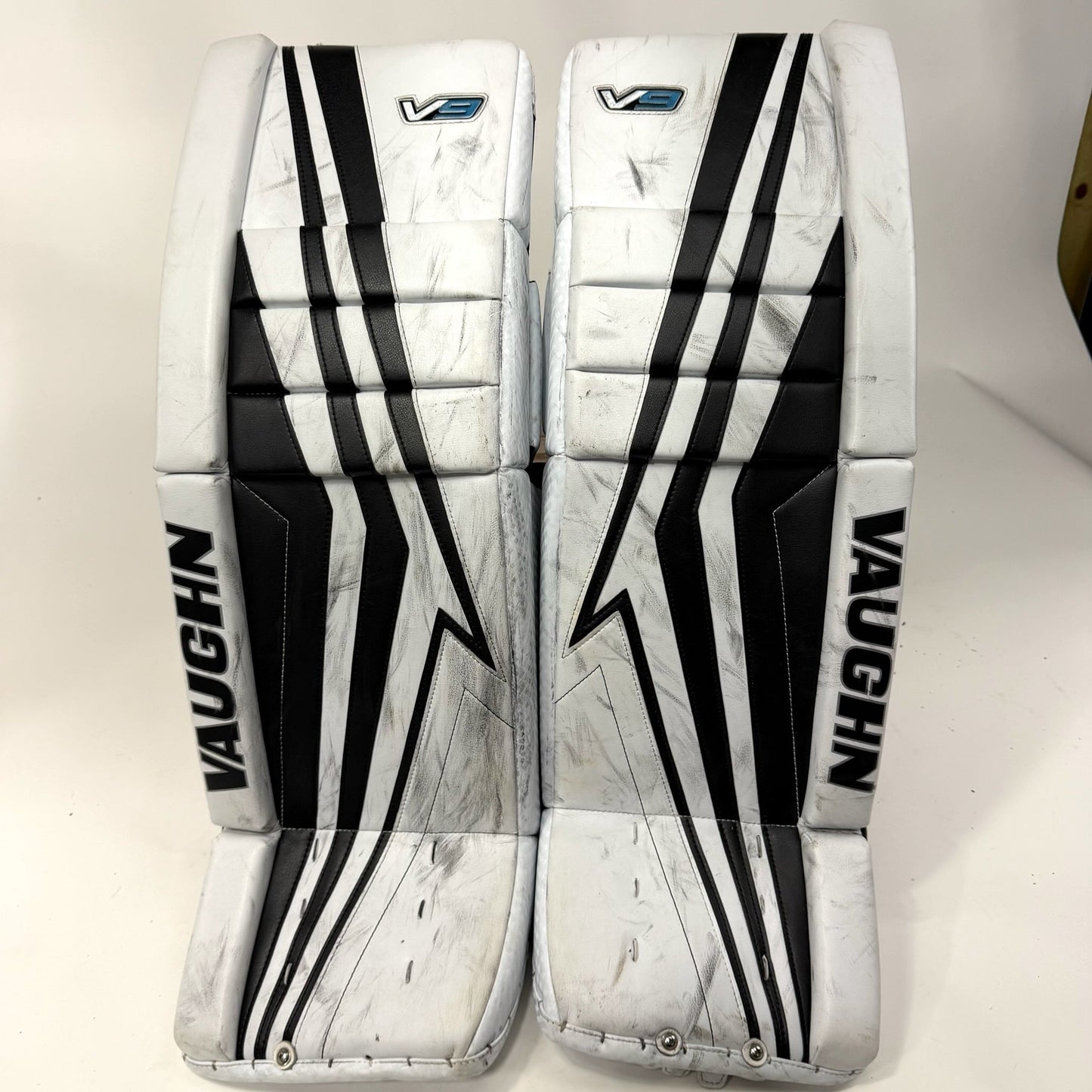 Used White and Black Vaughn V9 Goalie Leg Pads | 33 +2" | AB529