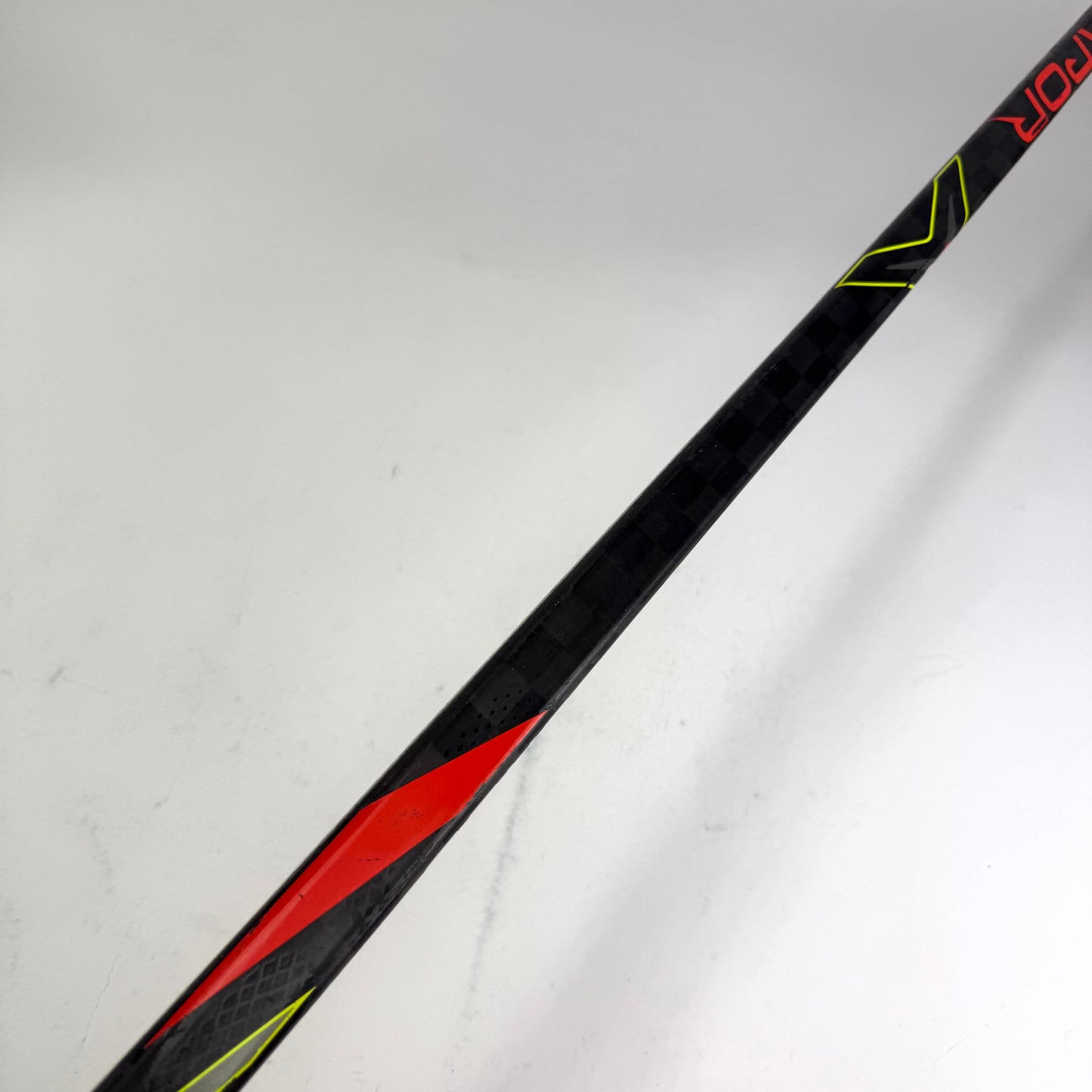 Used Left Bauer Vapor 2x Pro | 87 Flex P28 Curve Grip | J451