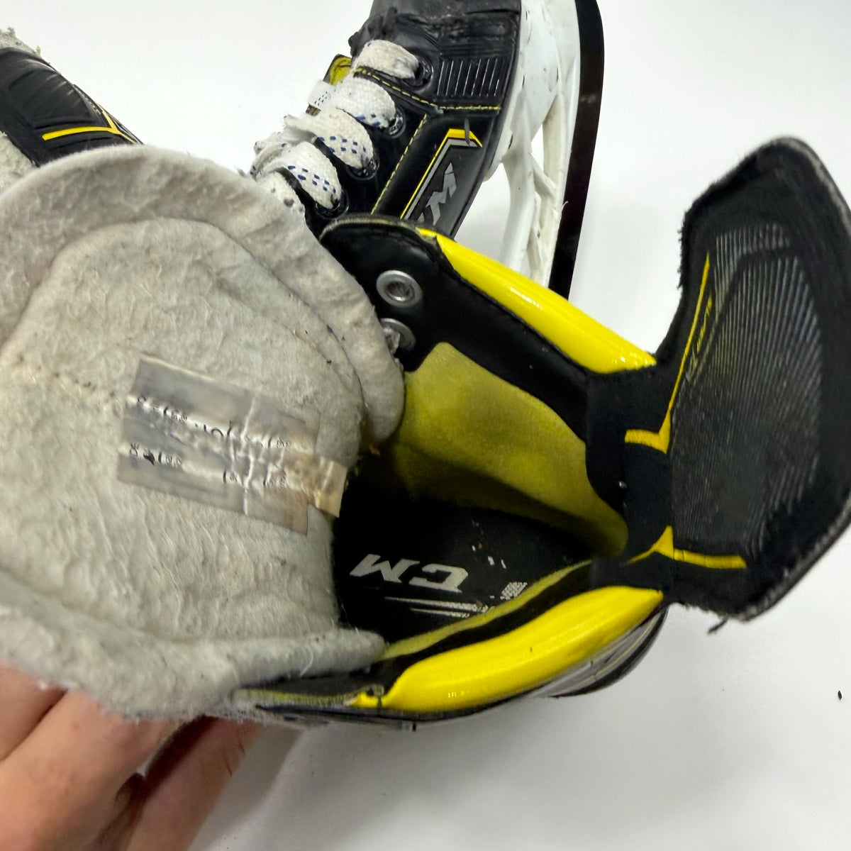 Used CCM Super Tacks 9380 Skates | Size 2.5 D | AB795