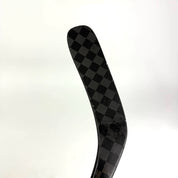 Used Left Red Bauer Vapor Hyperlite 2 | 55 Flex P88 Curve Grip | R367 - Top Flight Hockey