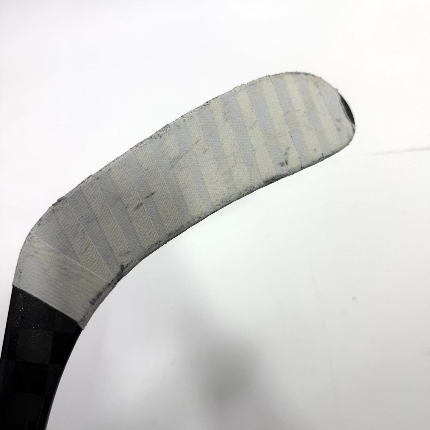 Used Left Red Bauer Pulse | 87 Flex P28 Curve Grip | Matt Gryzelcyk | BH141