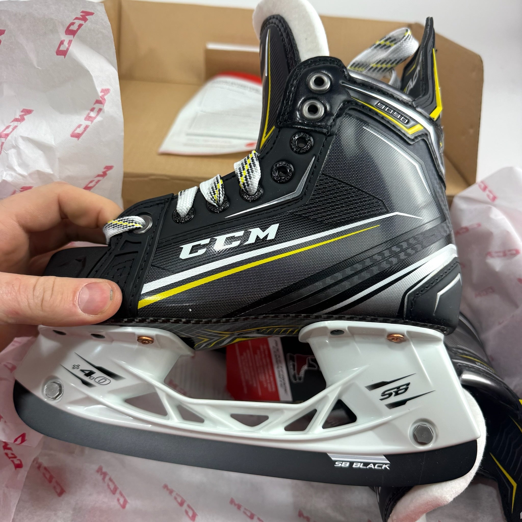 New CCM Tacks 9090 Skates | Jr 2D | CCM449 - Top Flight Hockey