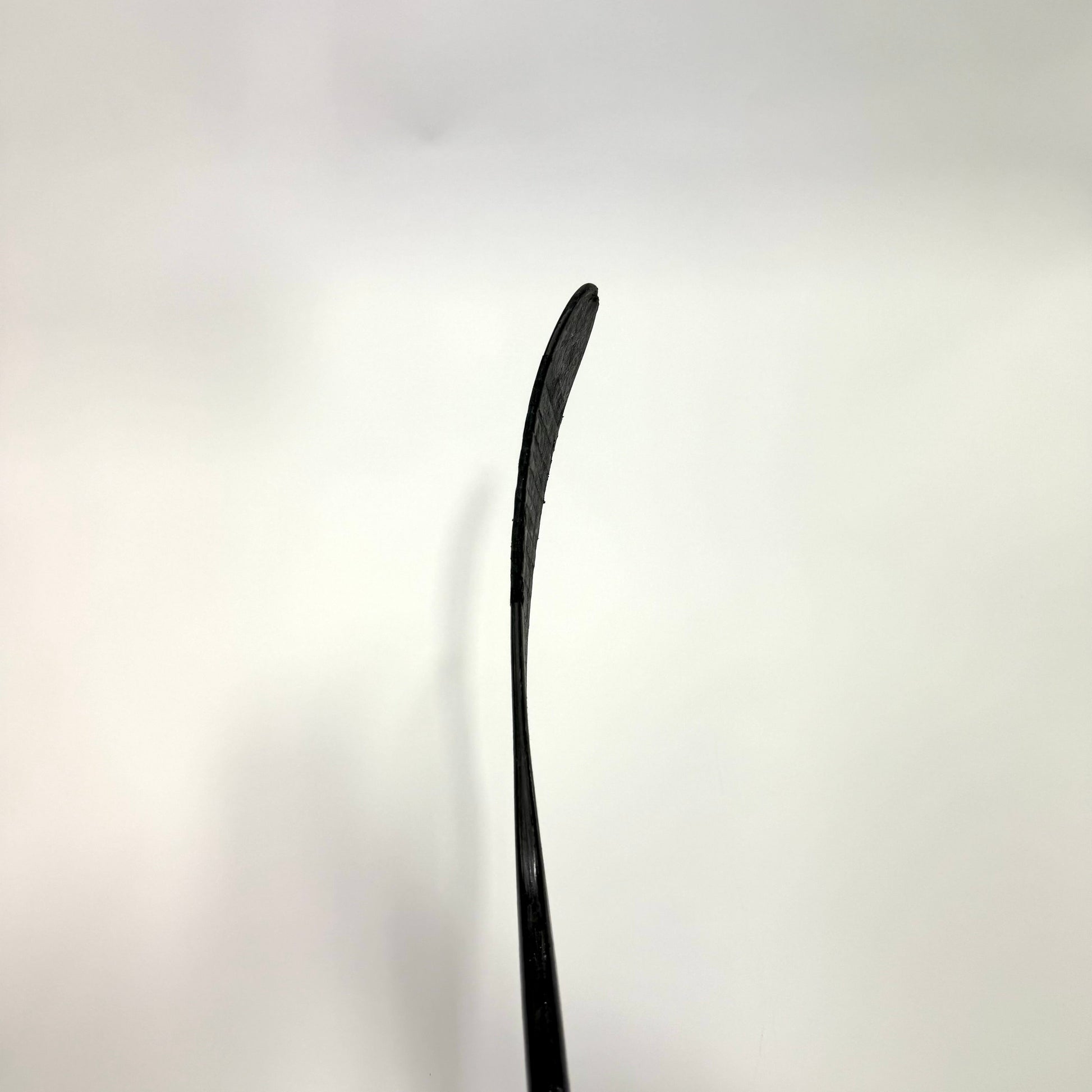Used Left Purple Bauer Flylite | 82 Flex P28M Curve Grip | BH435 - Top Flight Hockey