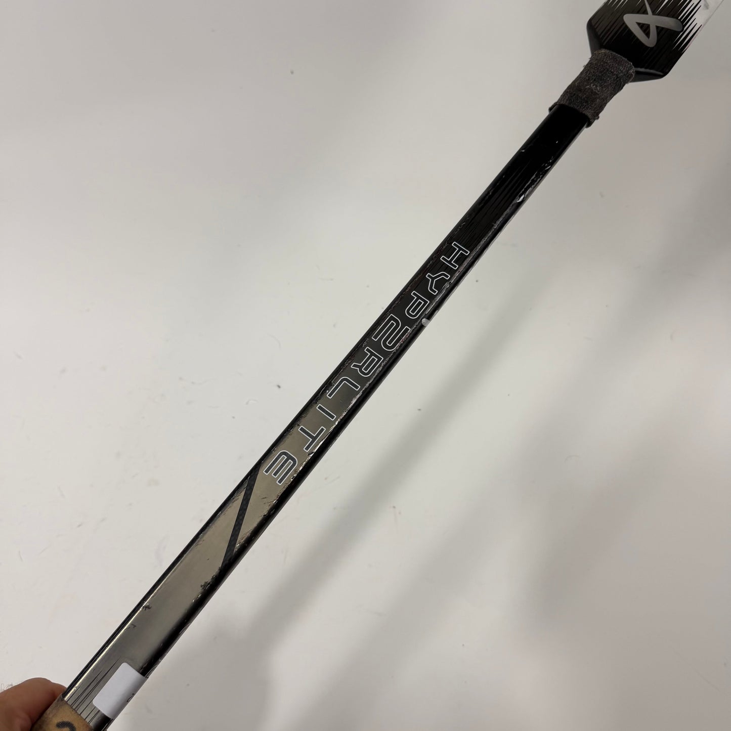 Used White/Black/Red Regular Bauer Hyperlite 2 Goalie Stick | 25" Paddle P31 Curve | AB652