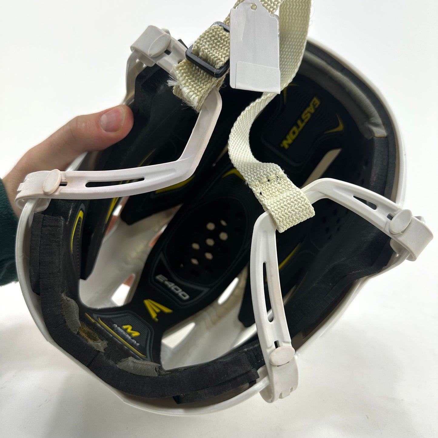 Used White Easton E400 Helmet | Medium | L324