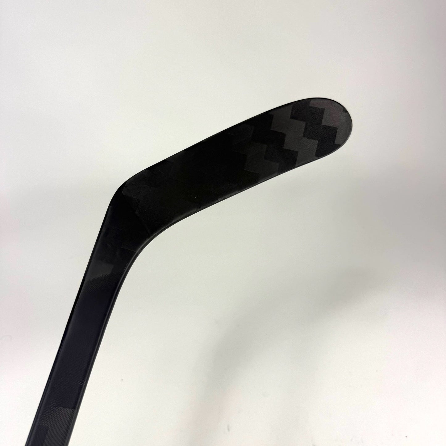 New Right Blue CCM Jetspeed FT8 Pro | 90 Flex P28M Curve Grip | Sennecke | J499