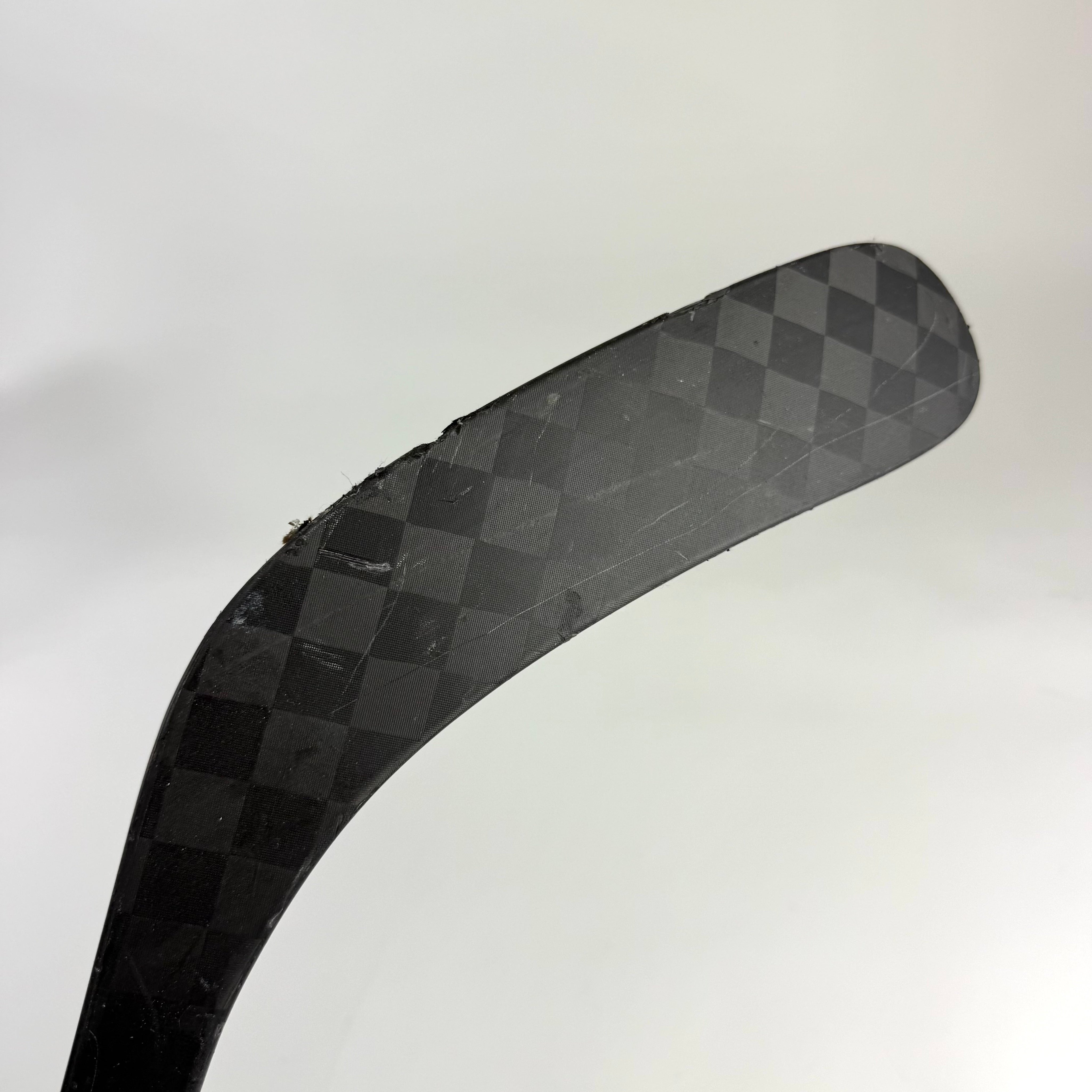 Damaged CCM Ribcor Trigger 7 | 75 Flex P88 Curve Grip | E741