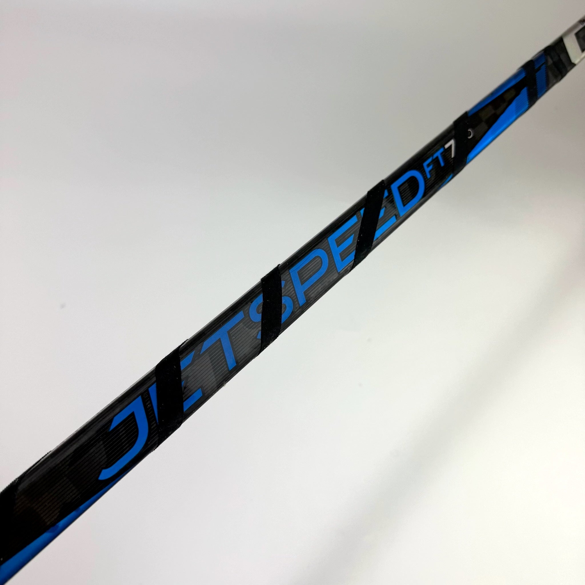 Used Left Blue CCM Jetspeed FT7 Pro | 80 Flex P28M Curve Grip | F364 - Top Flight Hockey