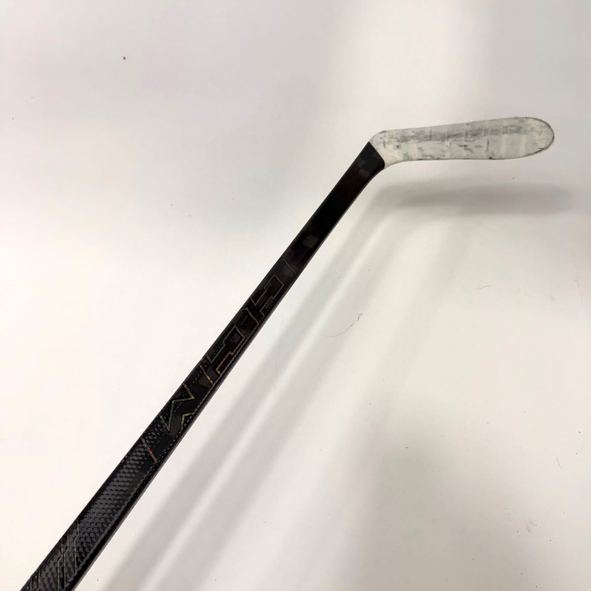 Used Right CCM Tacks XF Ghost | 75 Flex P28 Curve Grip | AB188 - Top Flight Hockey