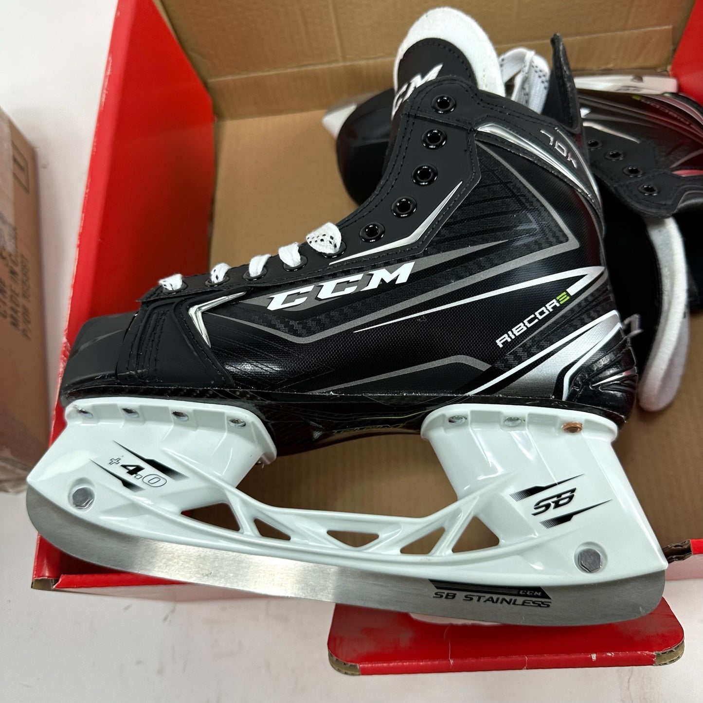 New CCM Ribcor 70K Skates | Size 6 | M361