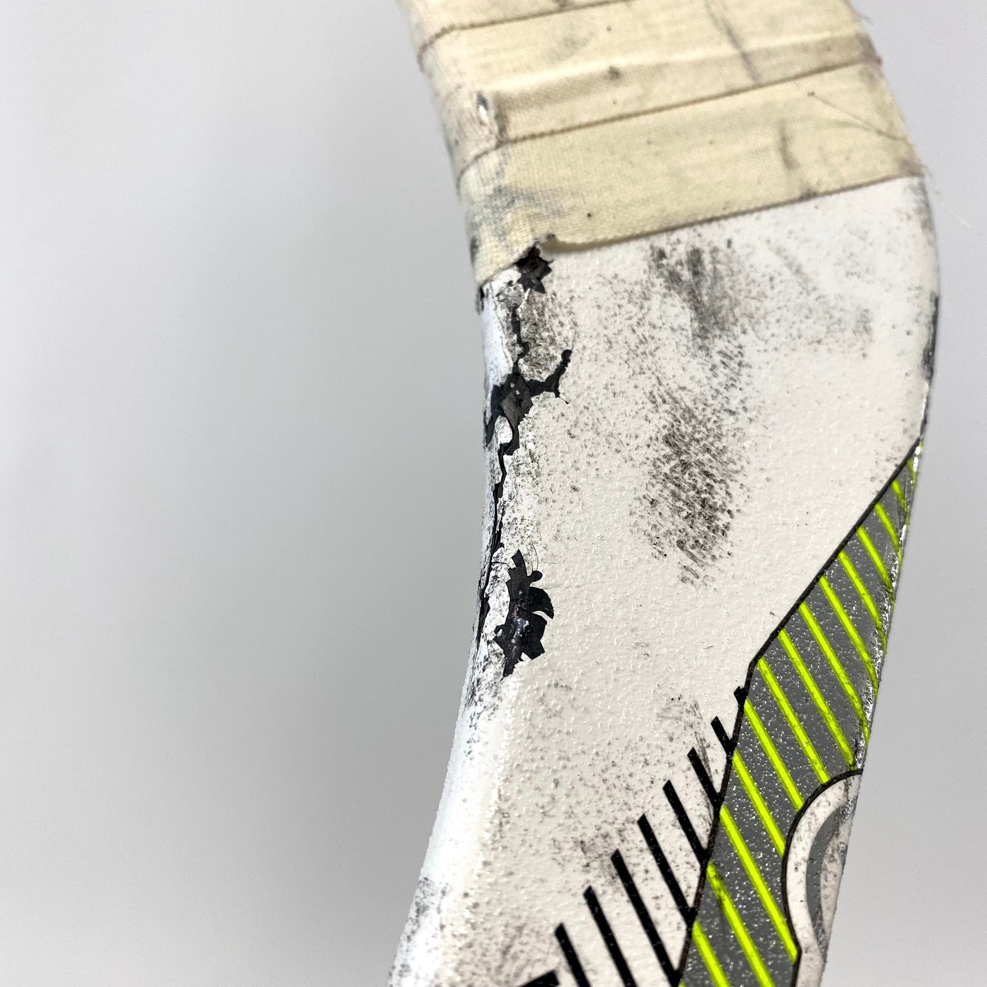 Used Left Handed White Warrior Alpha LX Pro | 90 Flex | P28 Custom Curve | Grip | #M431 - Top Flight Hockey