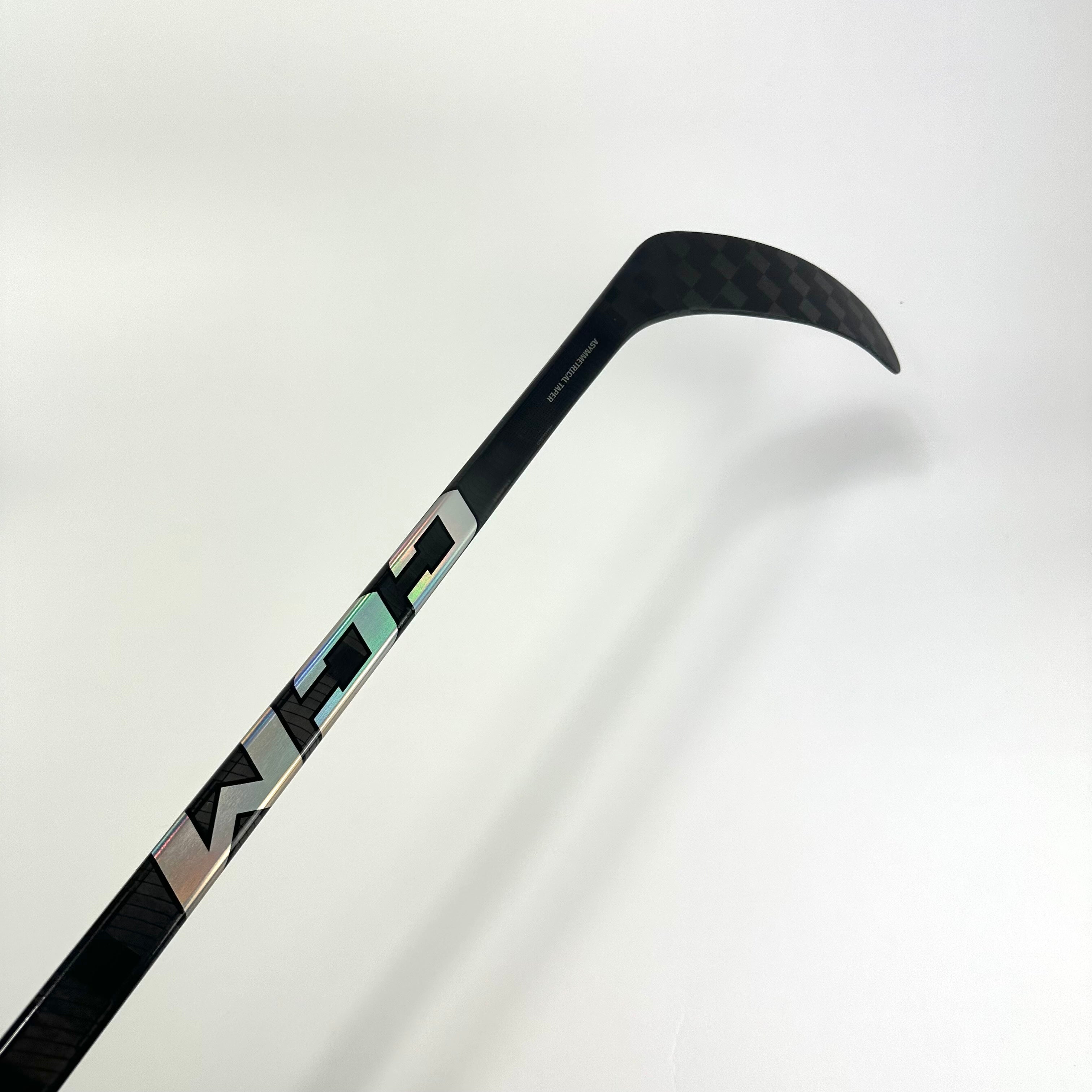 New Left CCM Ribcor Trigger 8 Pro | 85 Flex P90M Curve Grip | Lohrei | L160