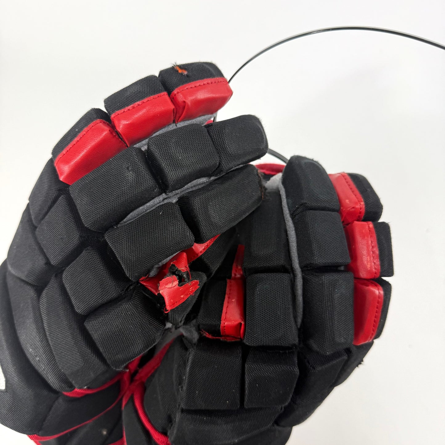 Used Blackhawks CCM HG12 Gloves 14" | L345
