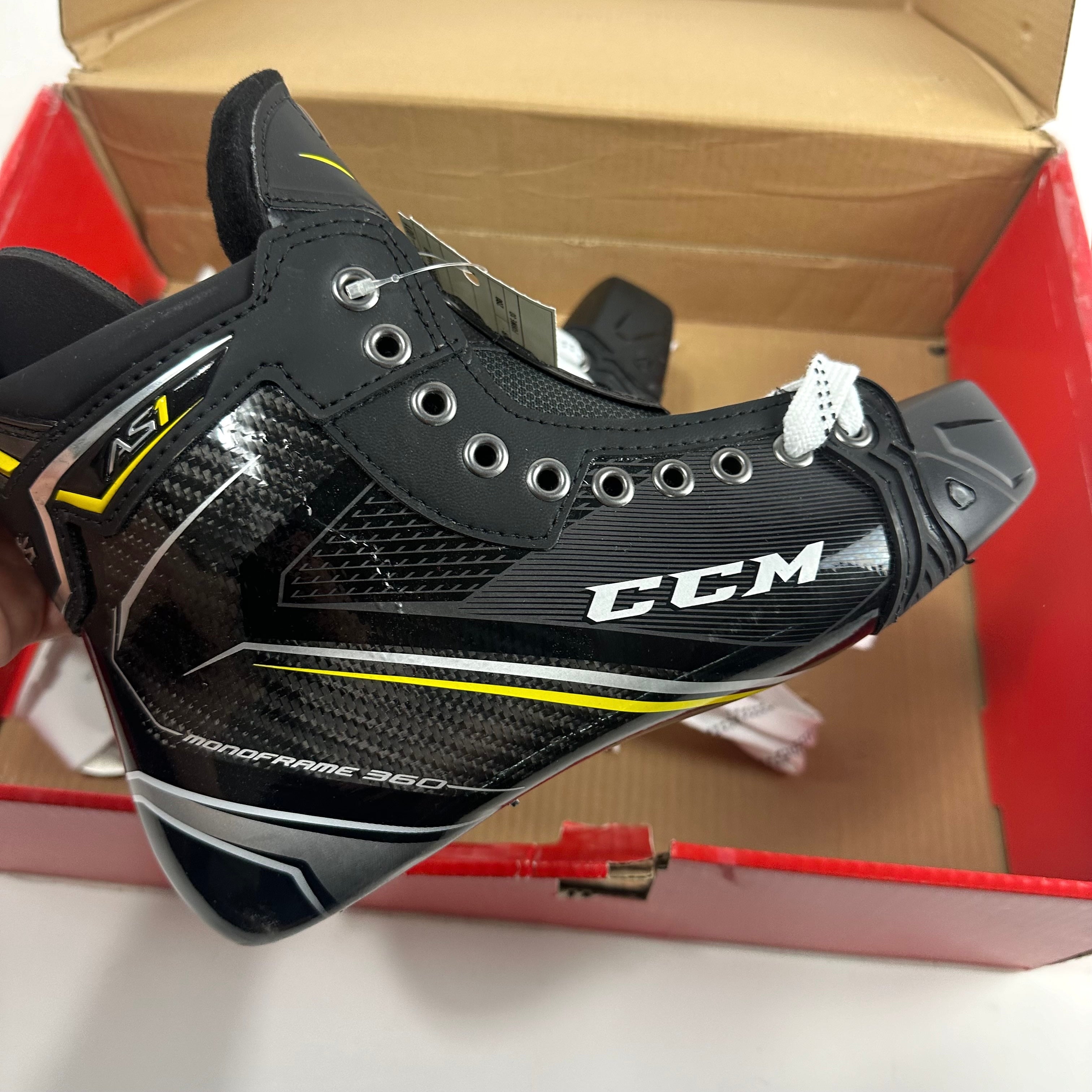 New CCM Super Tacks AS1 Skates | Size 9 C | Q514