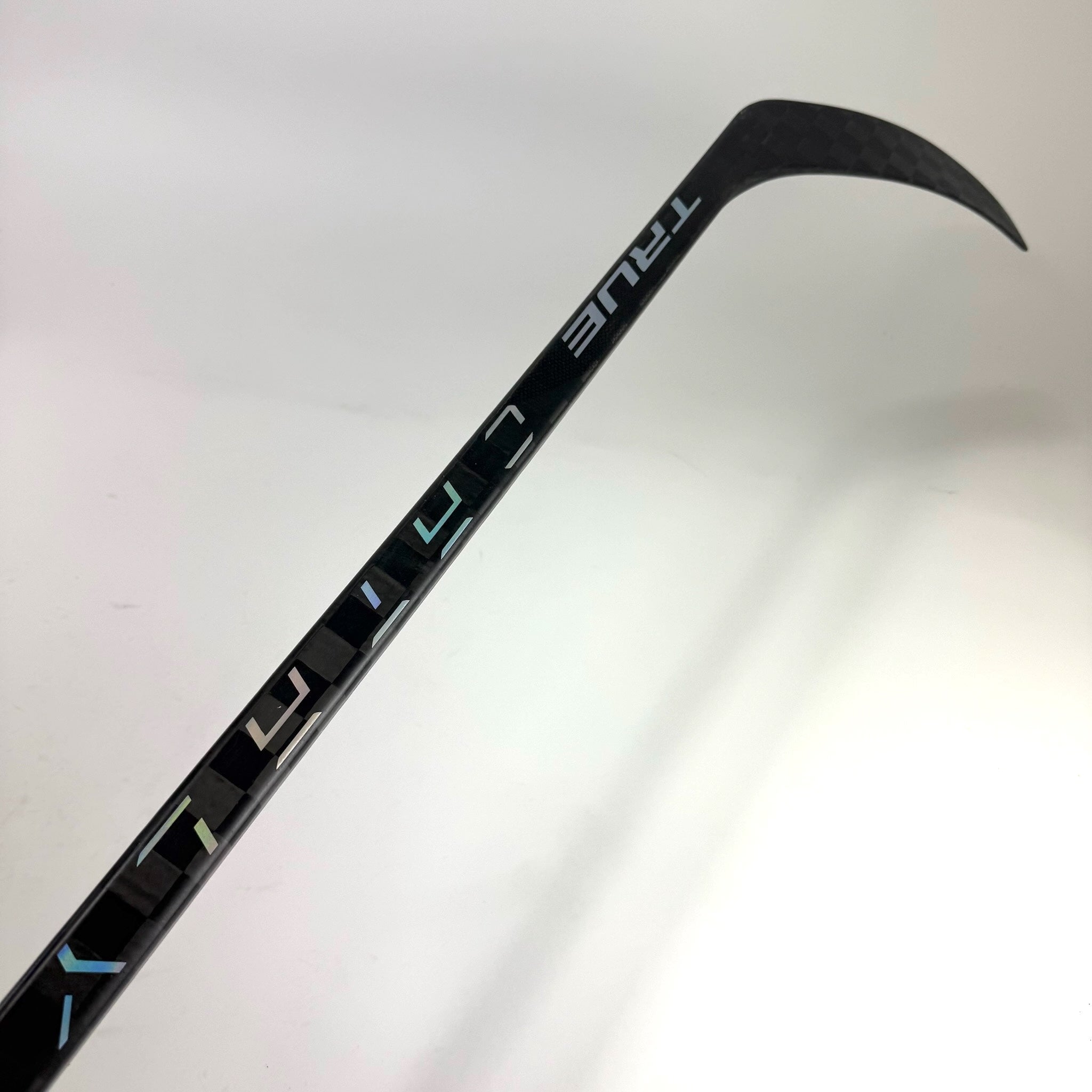 New Left Chrome True Catalyst 9x | 80 Flex P92M Curve Grip | D268 - Top Flight Hockey
