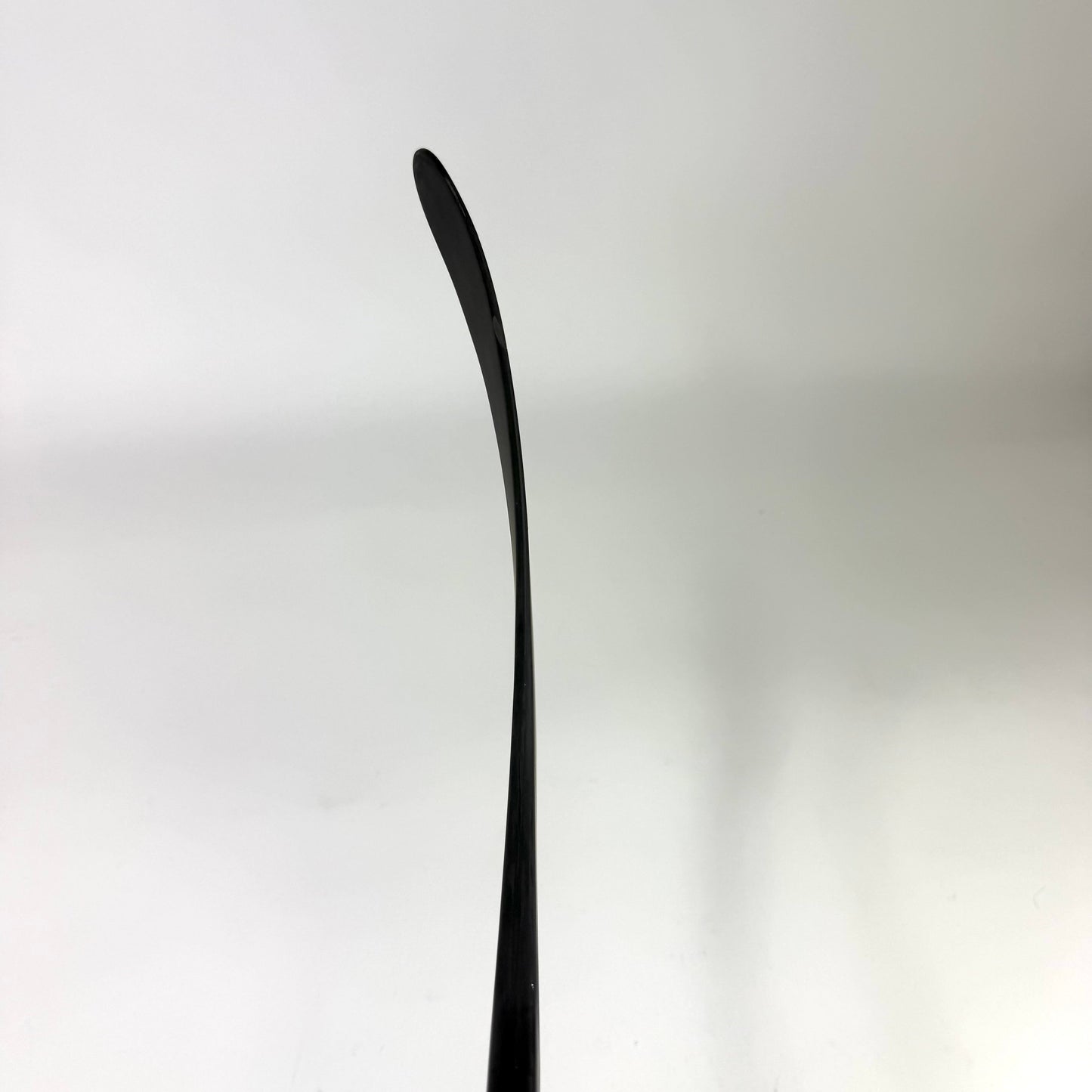 New Right Warrior Covert QR6 Pro | 75 Flex P28 Curve Grip | J462 - Top Flight Hockey
