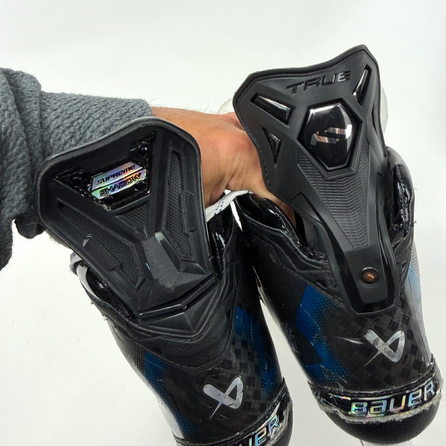 Used Blue Bauer Supreme Shadow Skates | 8.5 Fit 1 | J123