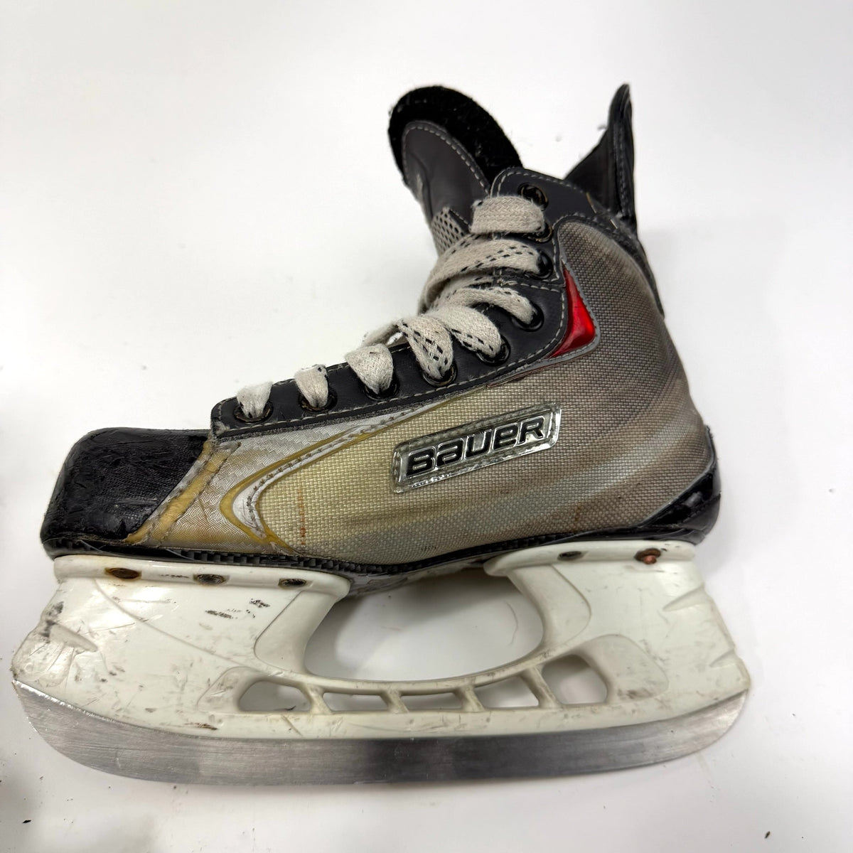 Used Bauer Vapor X:40 Skates | Size 2D | AB781