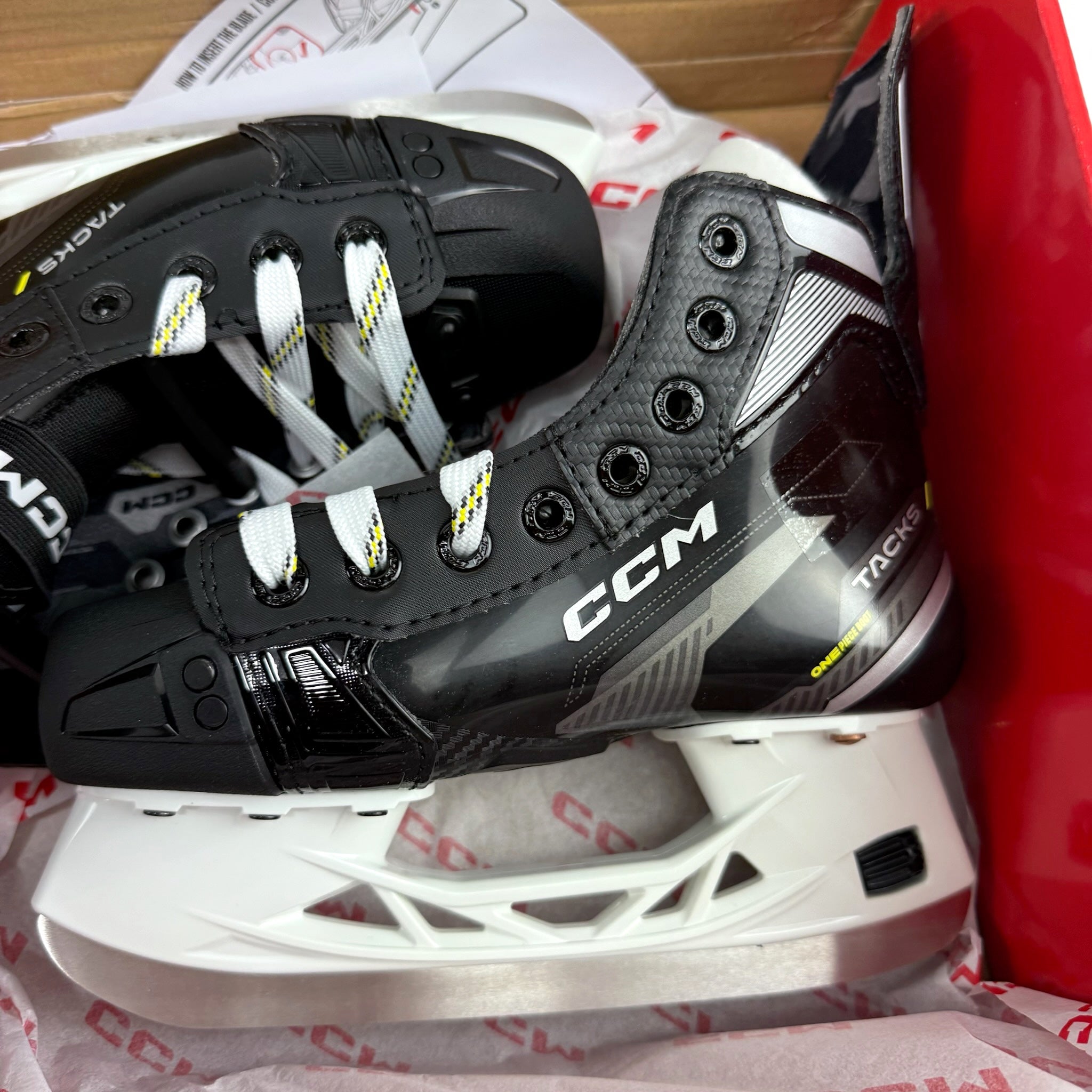 New CCM Tacks AS580 Skates | Junior 13.5-1.5 Regular | F483 - Top Flight Hockey