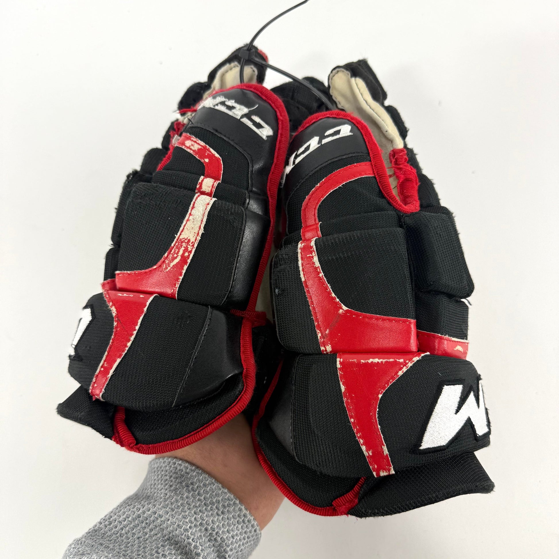 Used Blackhawks CCM HGCL Gloves 14" | L369 - Top Flight Hockey