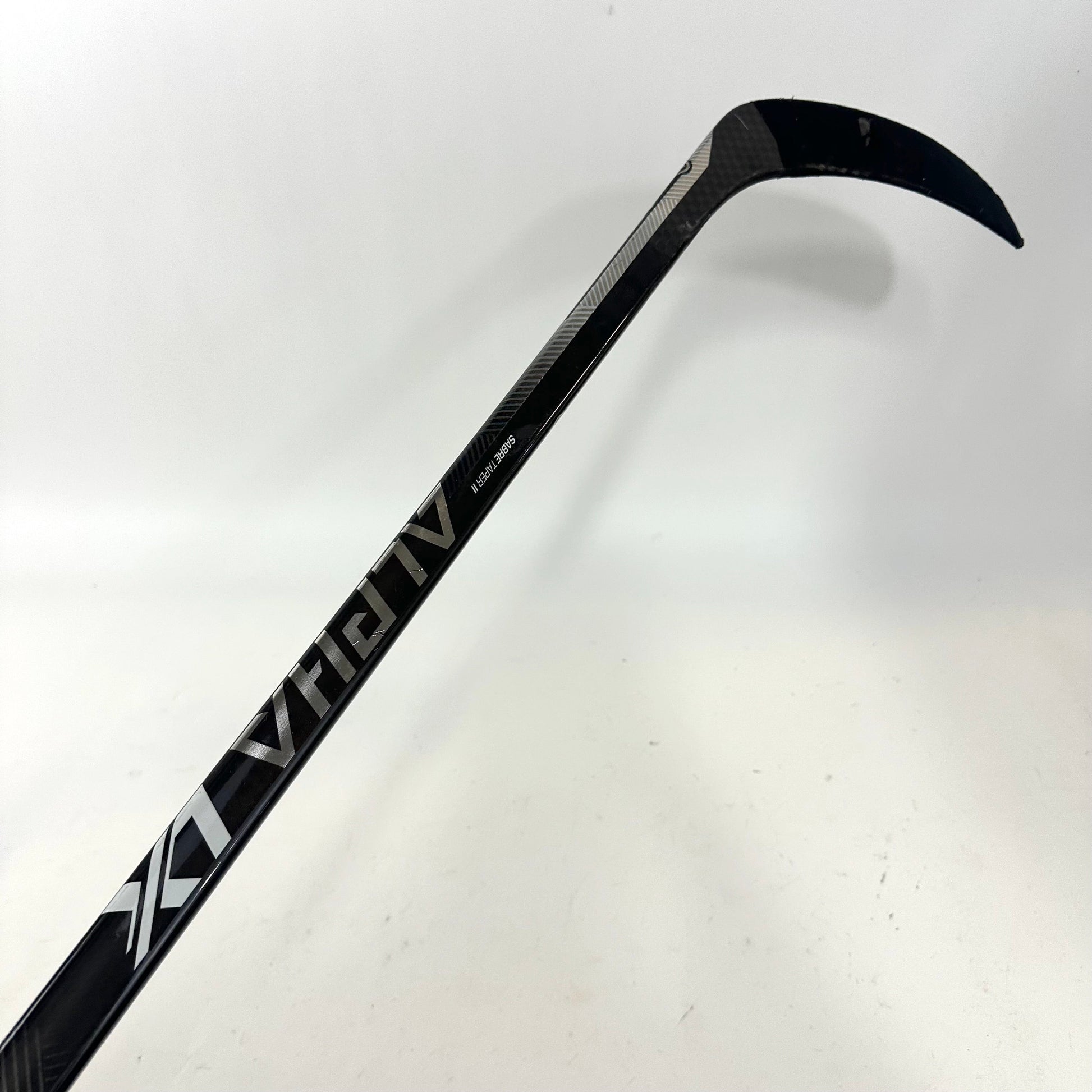 Used Left Handed White Warrior Alpha LX Pro | 90 Flex | P92 Curve | Dadonov | Grip | A304 - Top Flight Hockey