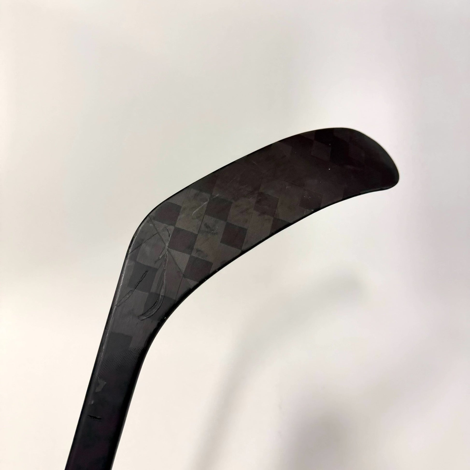 Used Left Black CCM Jetspeed FT8 Pro | 75 Flex P28M Curve Grip | AB993 - Top Flight Hockey