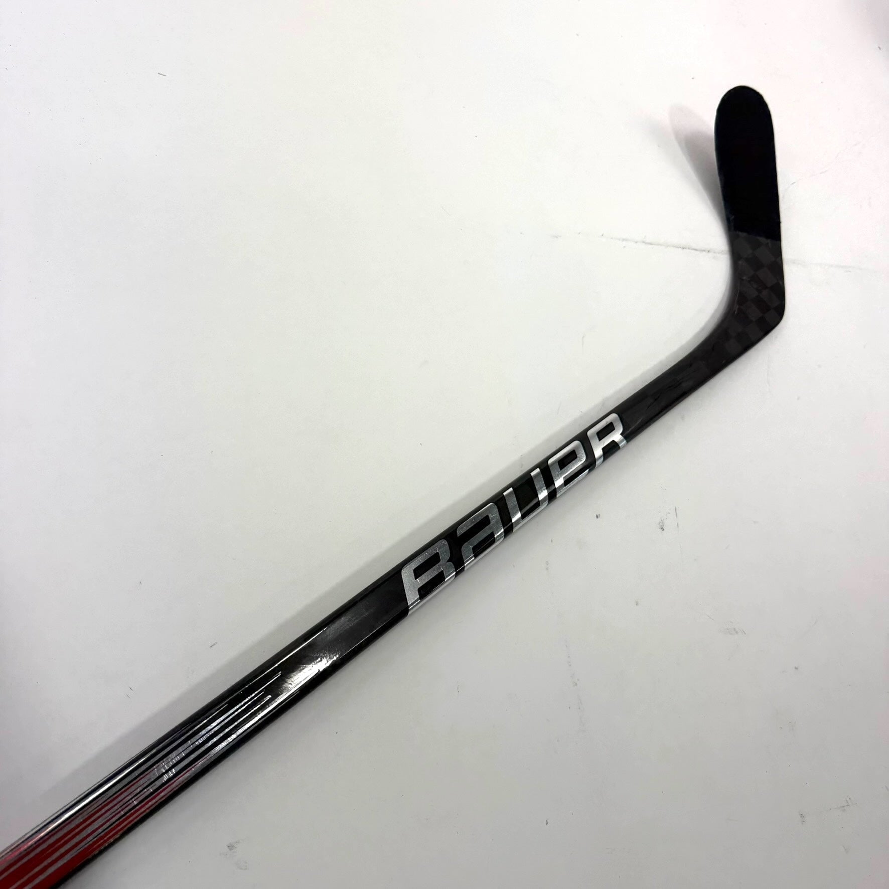 Used Left Red Bauer Vapor Hyperlite 2 | 87 Flex P28 Curve Grip | Ilya Mikheyev | BH192 - Top Flight Hockey
