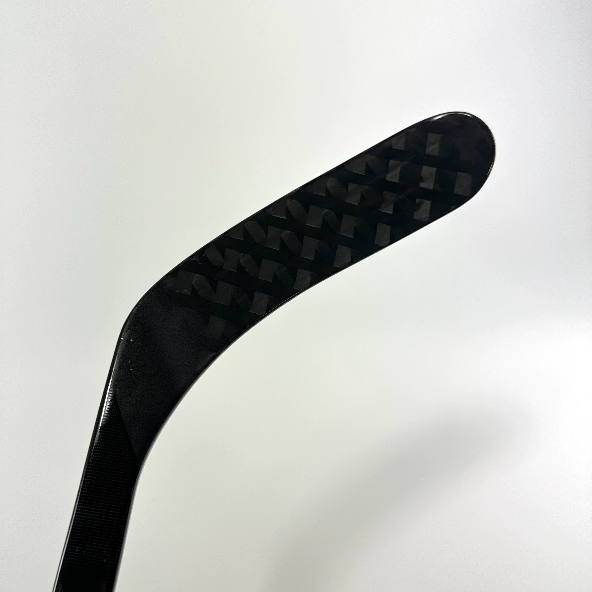 New Right CCM Ribcore Trigger 4 Pro | 85 Flex Custom Curve Grip | Mackinnon C168