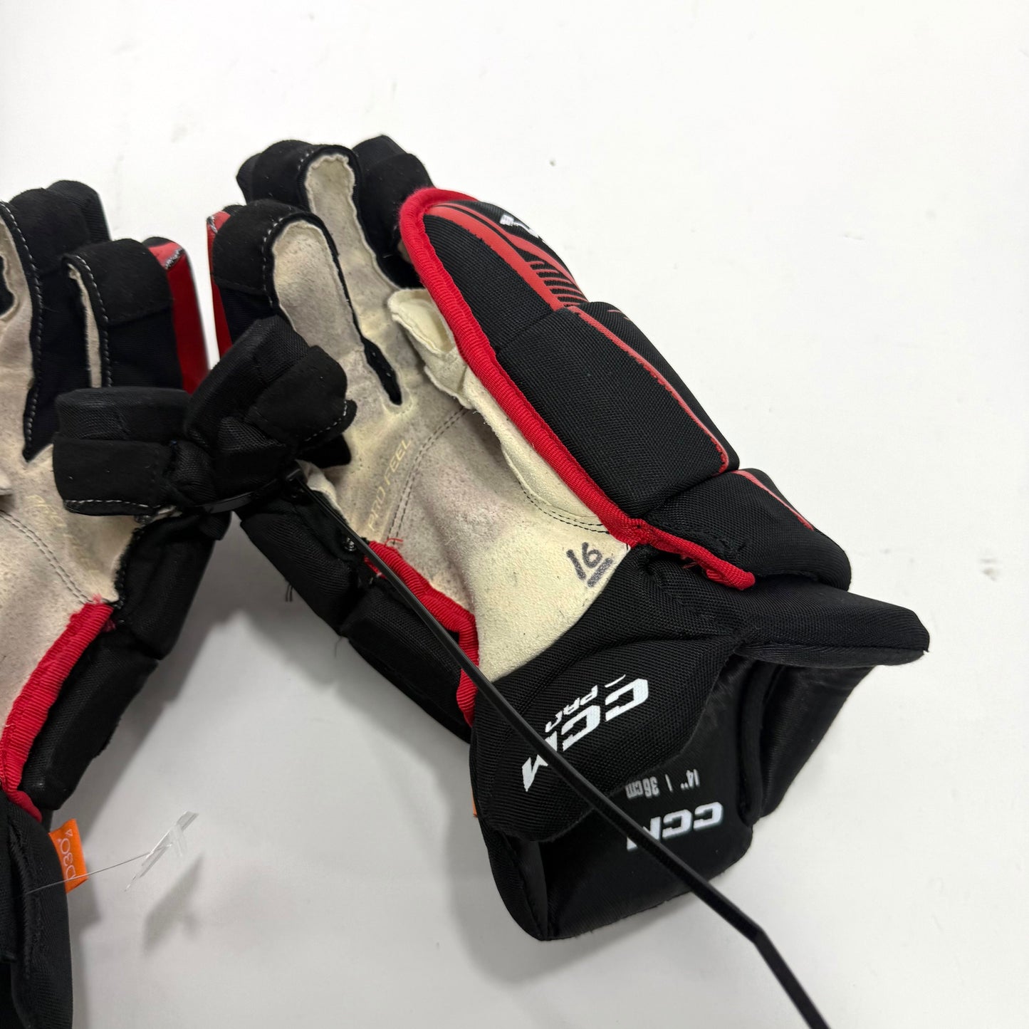 Used Black and Red Chicago Blackhawks CCM Jetspeed Pro Gloves | 14" | Jason Dickinson | BH277