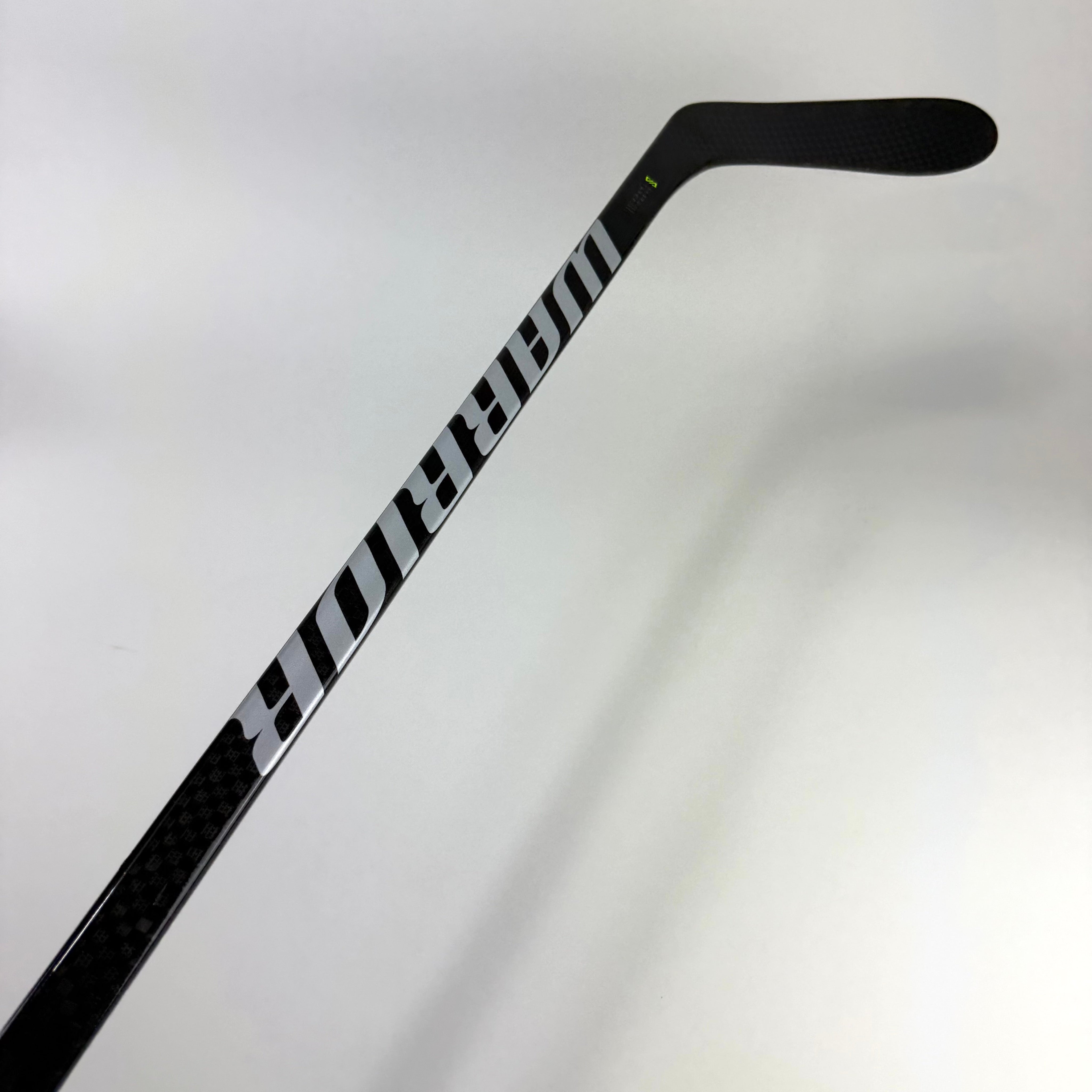 New Right Warrior Alpha LX2 | 85 Flex W28 Curve Grip | R275 - Top Flight Hockey