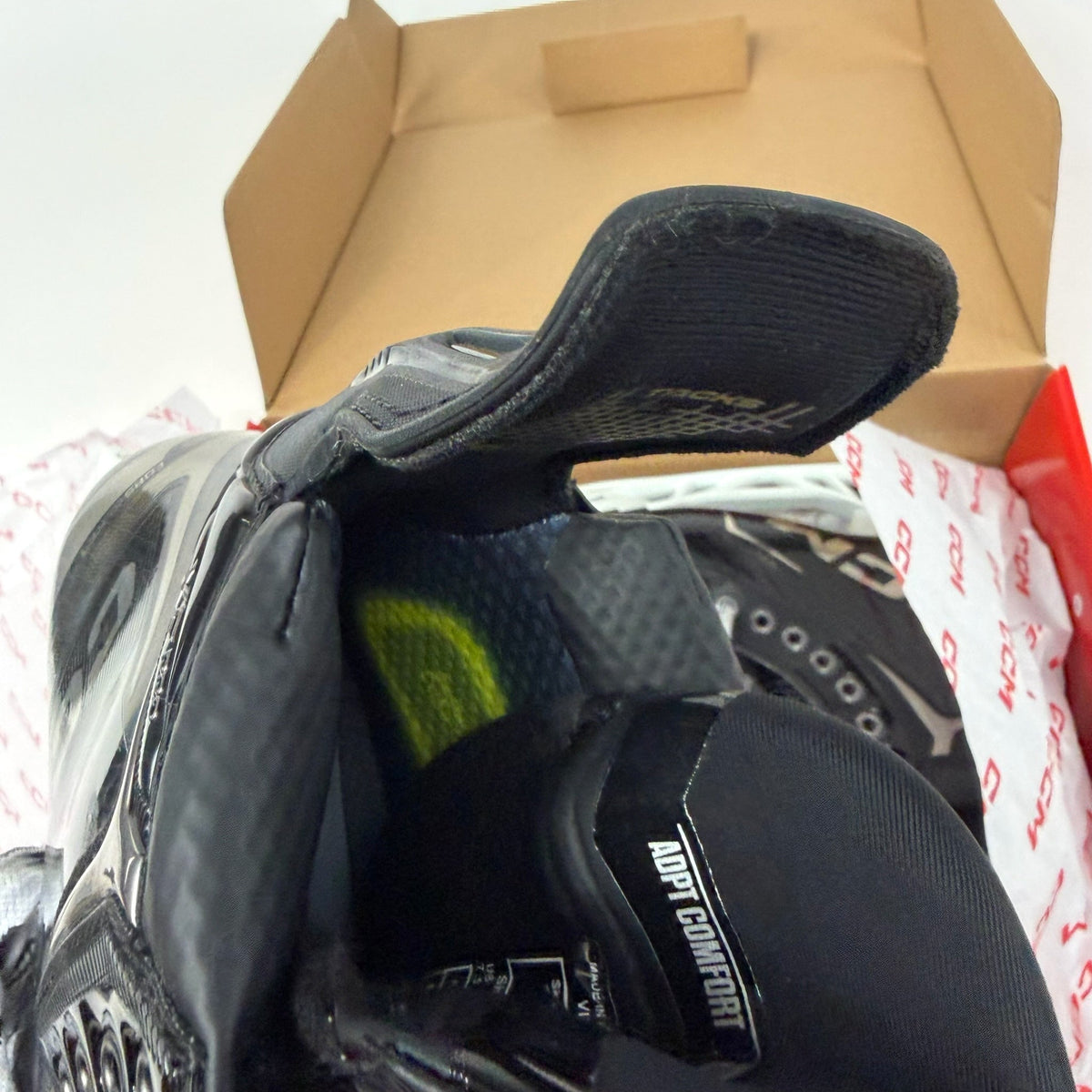 Brand New Retail CCM Tacks XF Pro Skates - Size 6 - Regular (No steel) - Top Flight Hockey