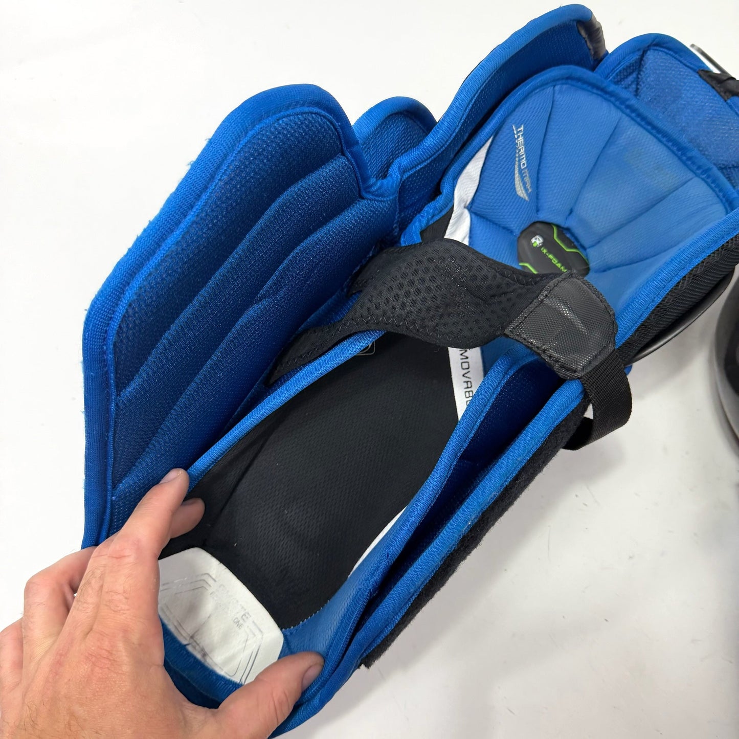 Used Bauer 2n Nexus Shin Guards | 14" | AB546