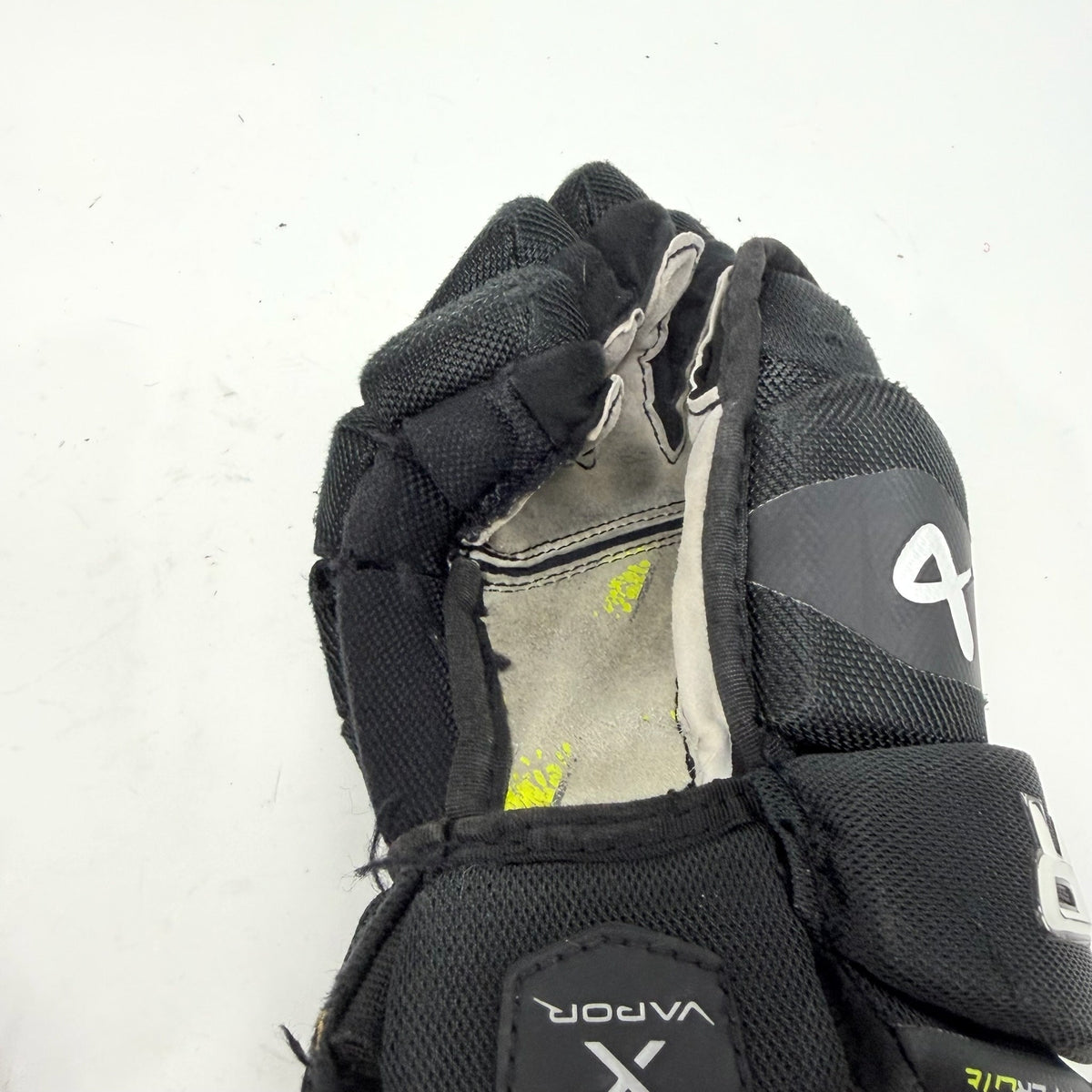 Used Black Bauer Vapor Hyperlite Gloves | 11" | AB403